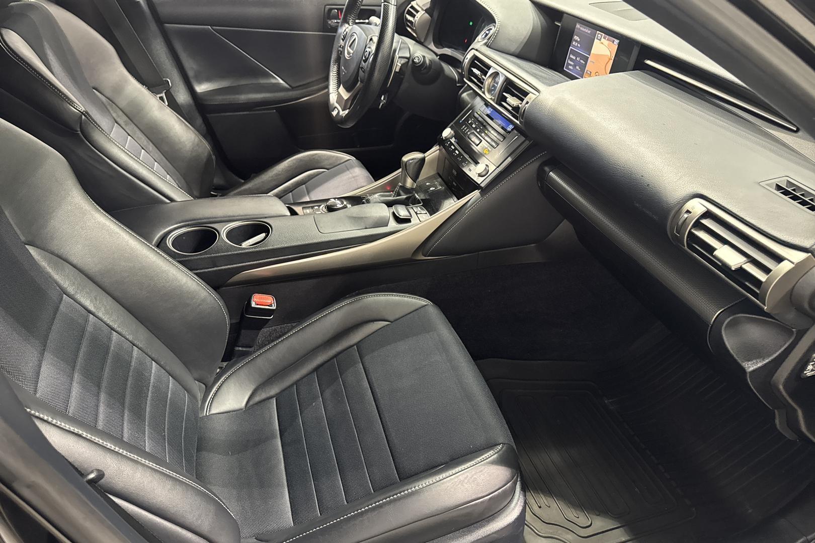 Lexus IS 2014