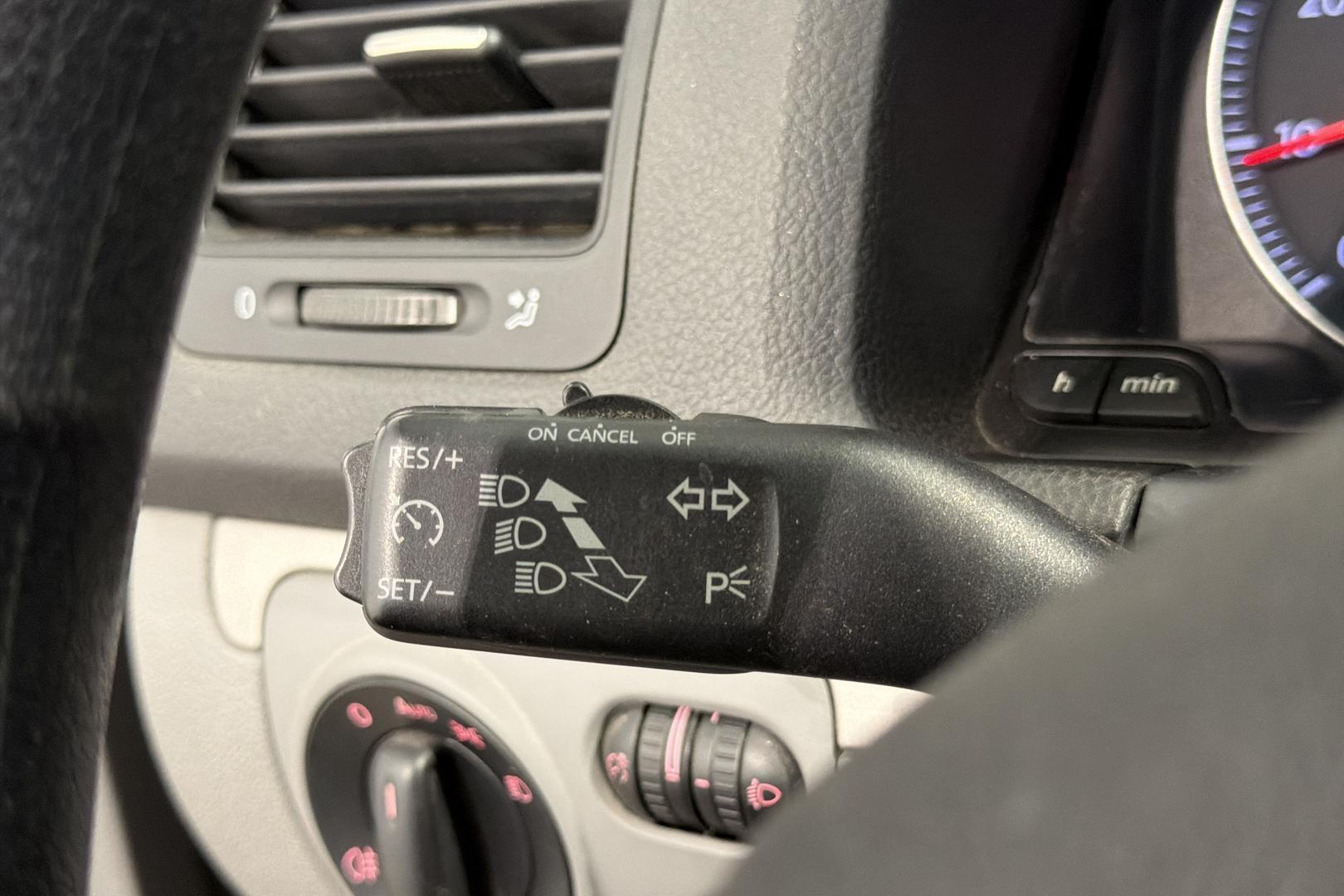 VOLKSWAGEN GOLF 2008