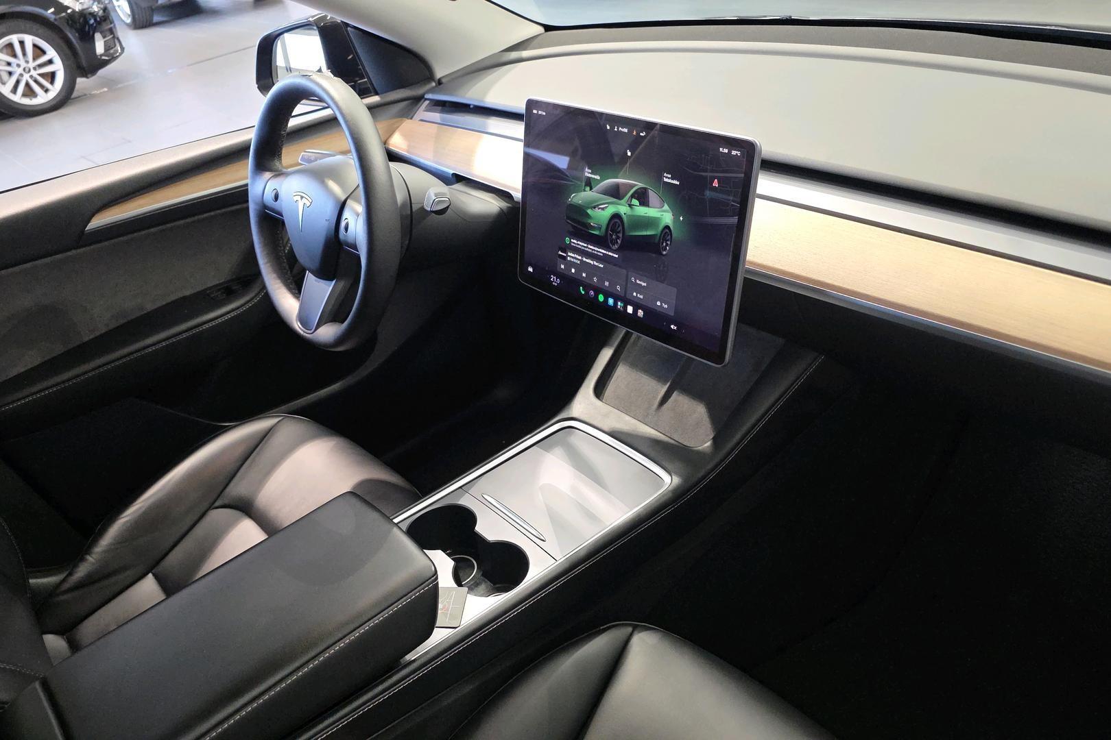 Tesla Model Y 2022