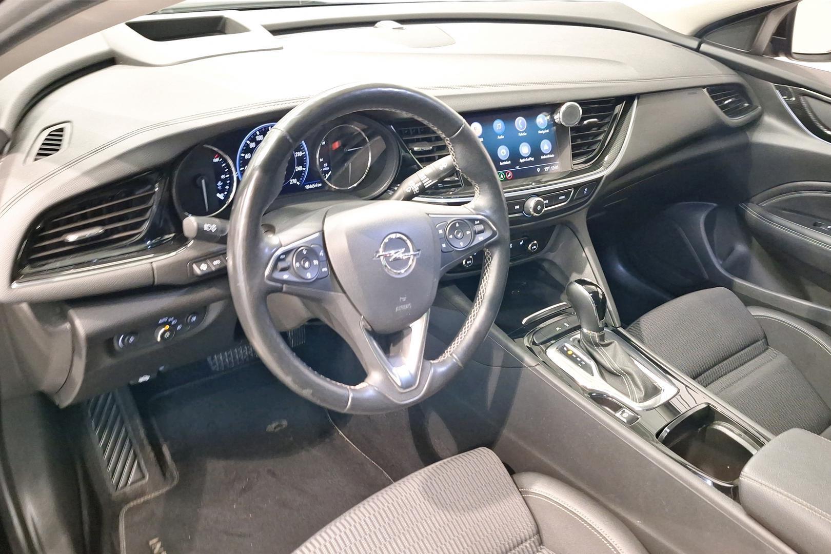 Opel Insignia 9