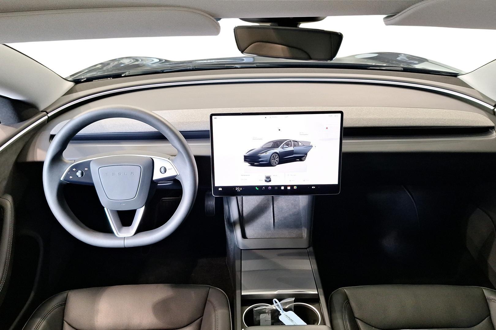 Tesla Model 3 2024