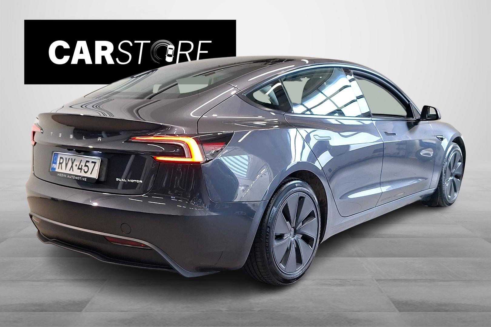 Tesla Model 3 2024