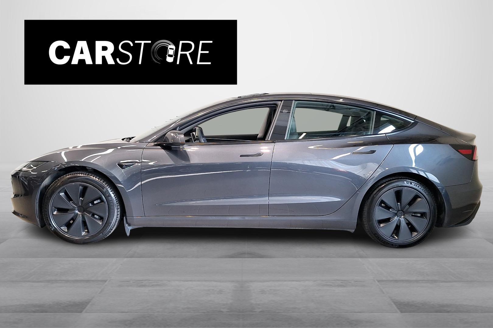 Tesla Model 3 2024