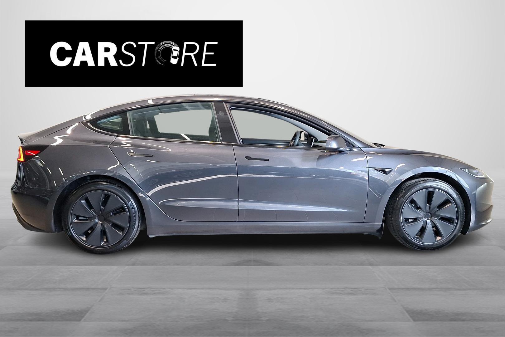 Tesla Model 3 2024