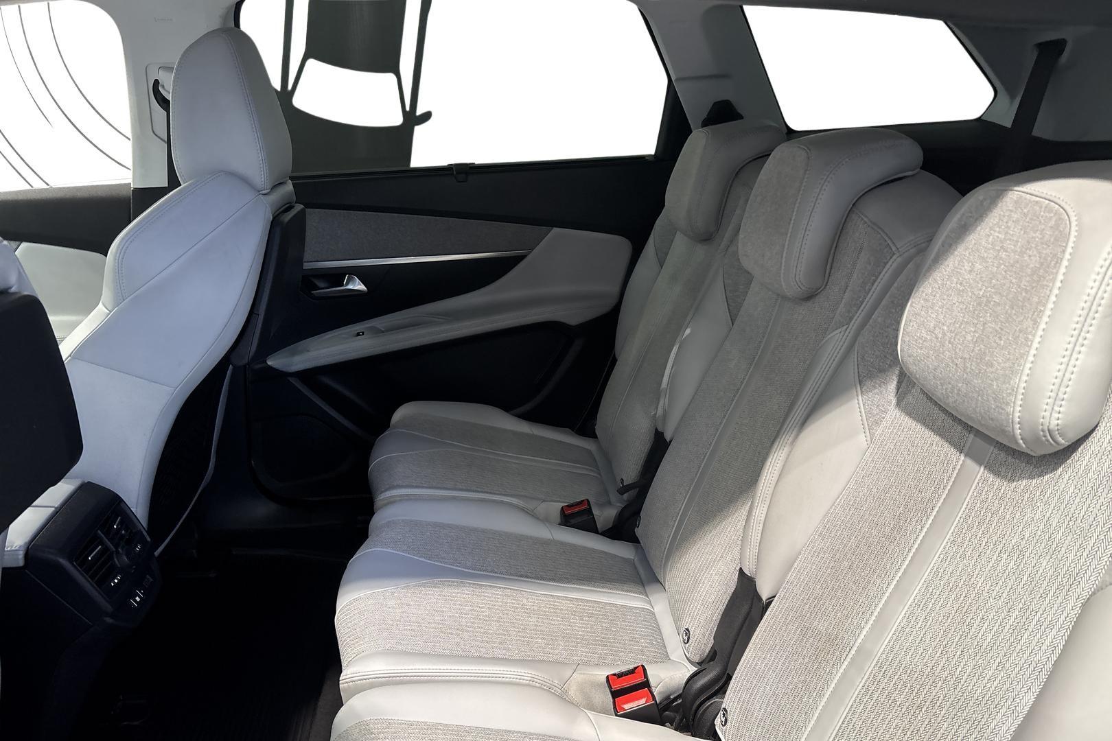 PEUGEOT 5008 2018