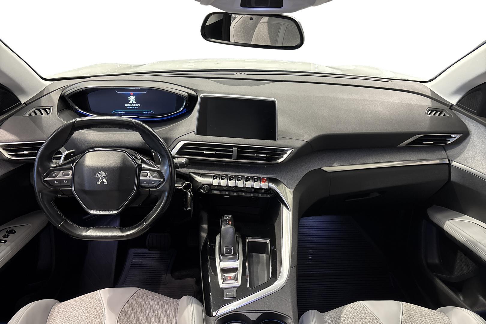 PEUGEOT 5008 2018