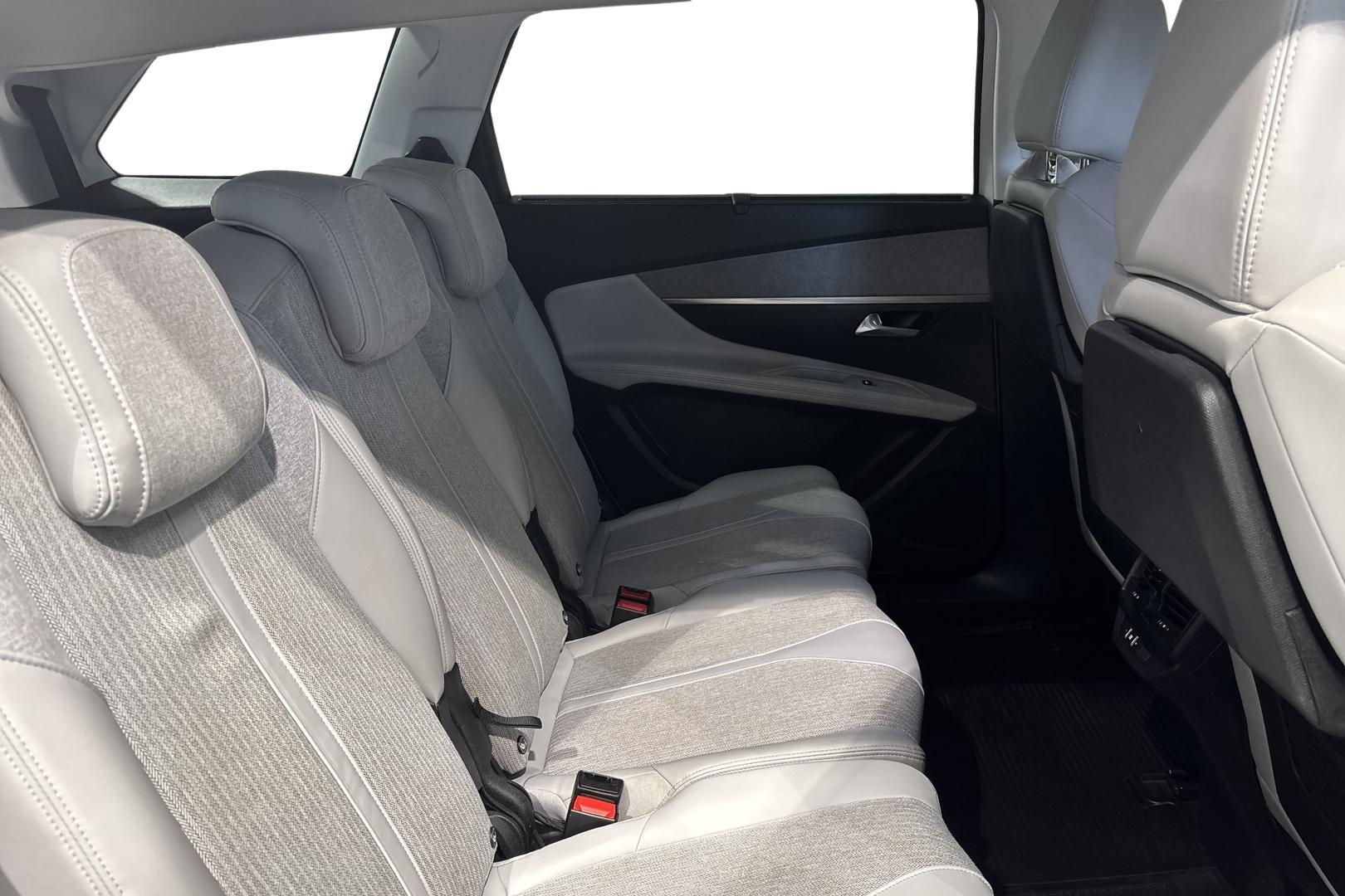 PEUGEOT 5008 2018