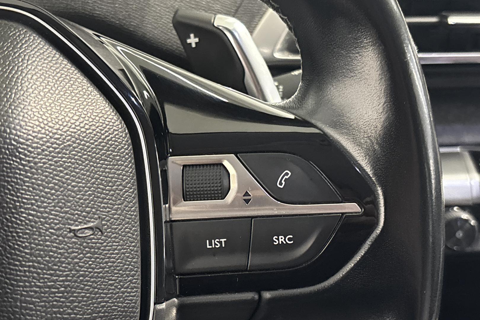 PEUGEOT 5008 2018