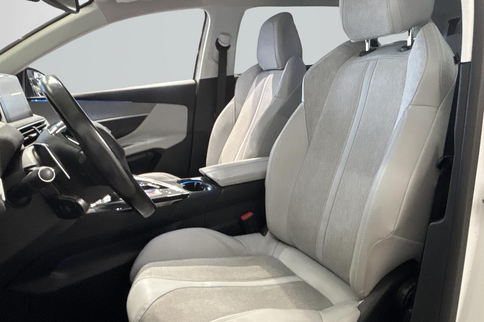 PEUGEOT 5008 2018