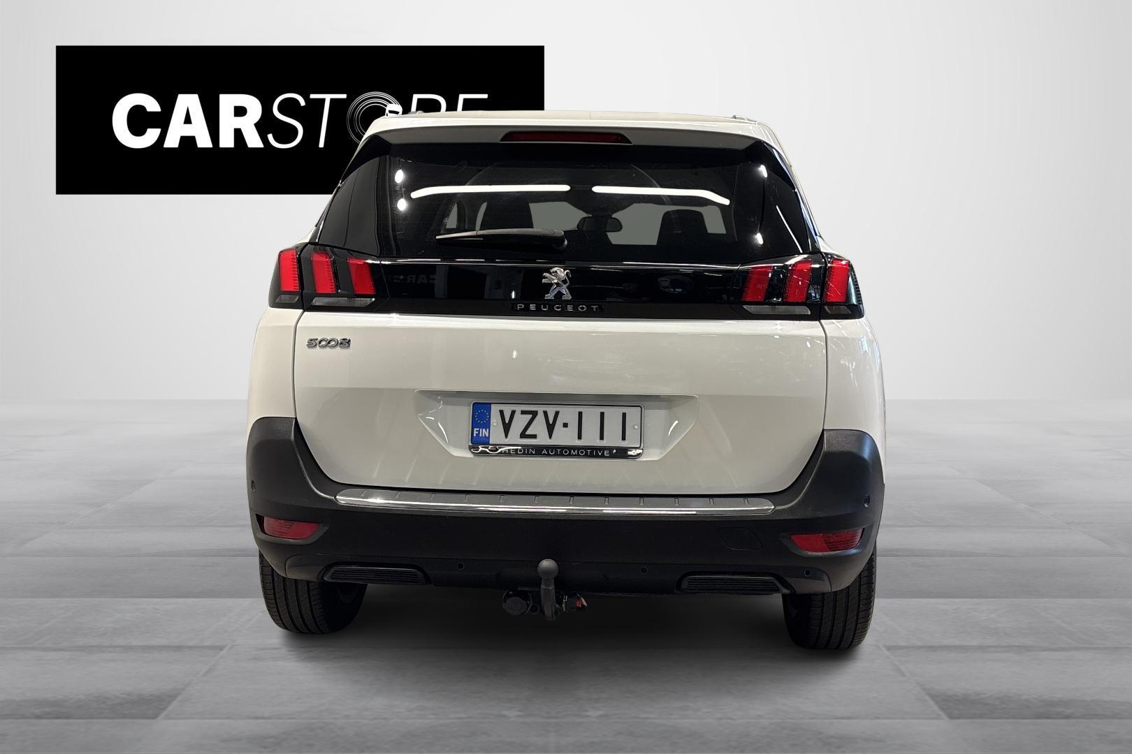 PEUGEOT 5008 2018