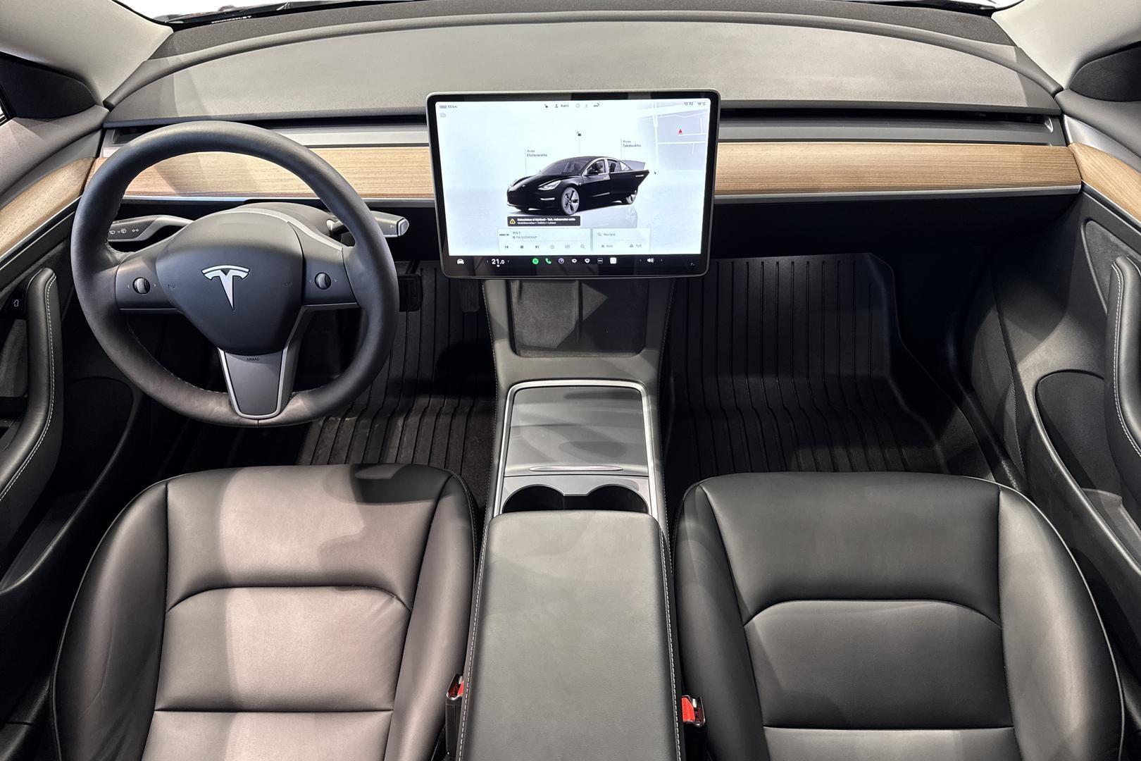 TESLA Model 3 2023