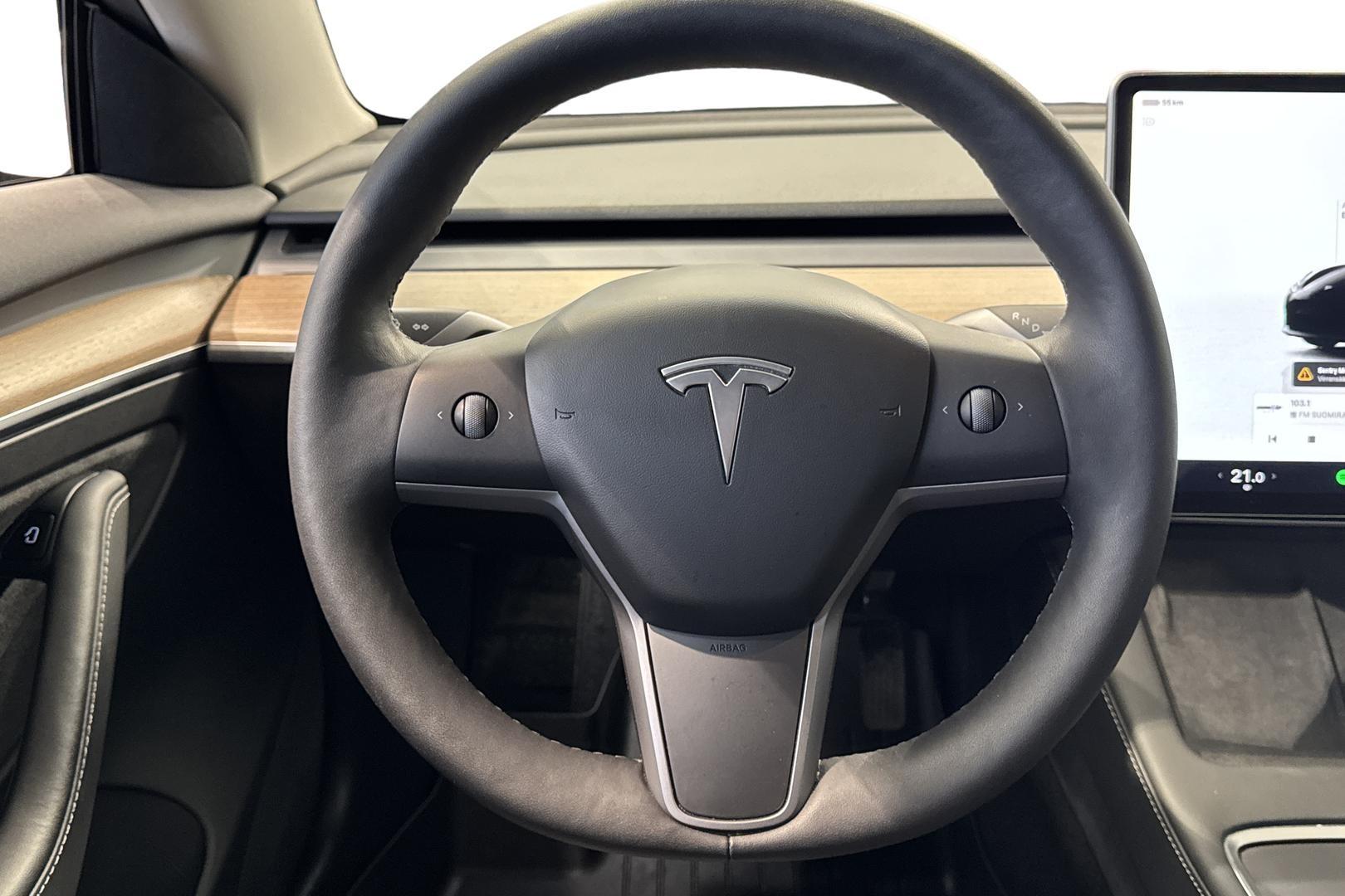 TESLA Model 3 2023