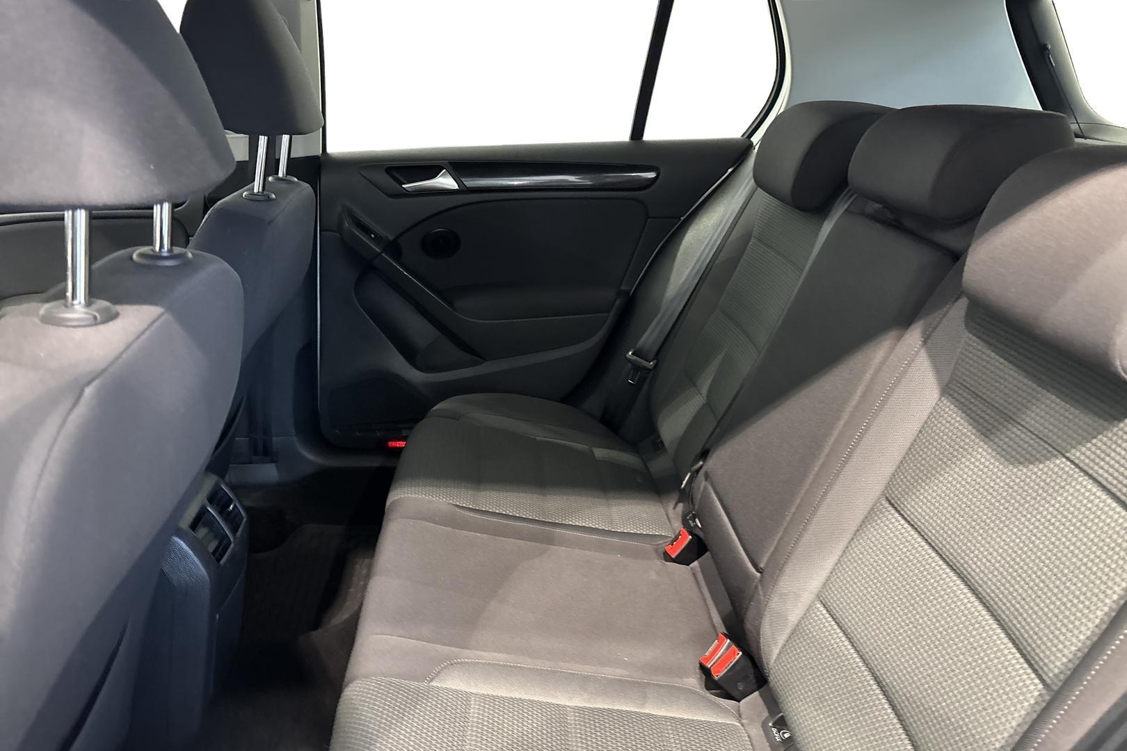 VOLKSWAGEN GOLF 2012