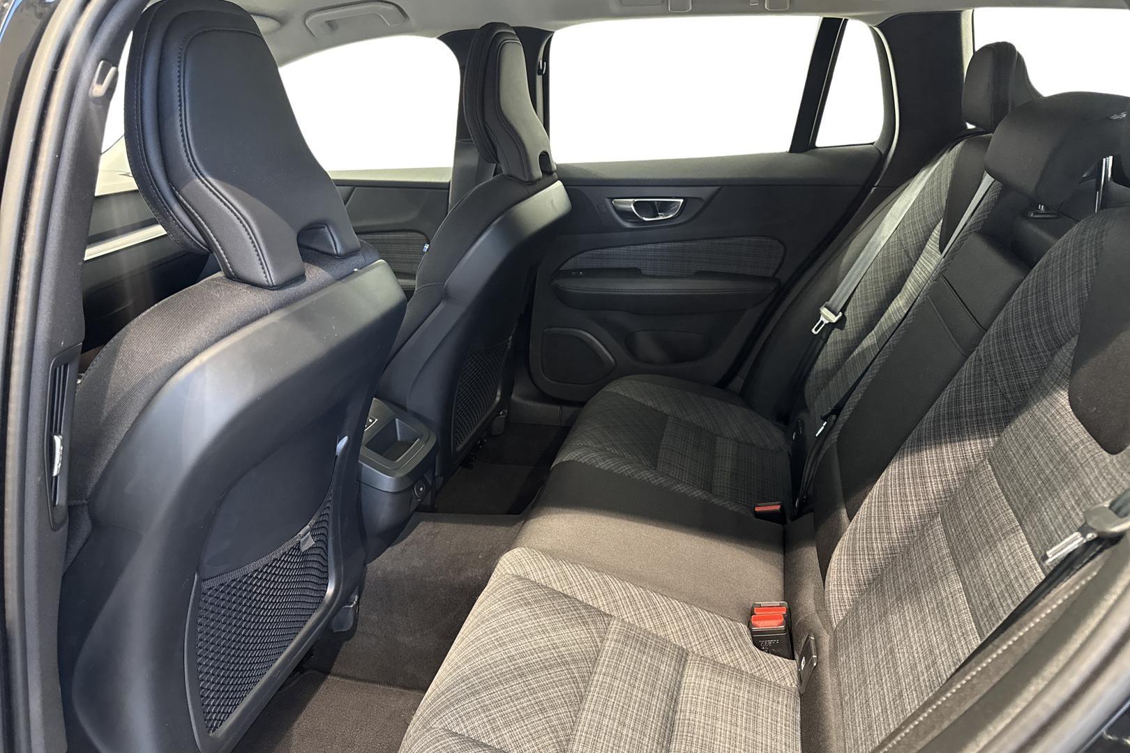 Volvo V60 Cross Country 2023