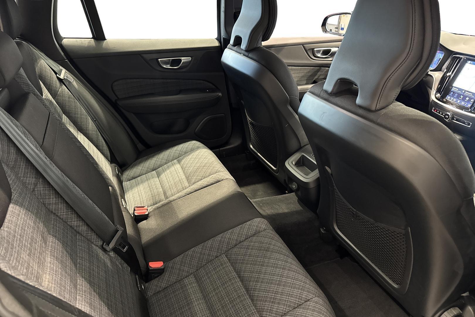 Volvo V60 Cross Country 2023