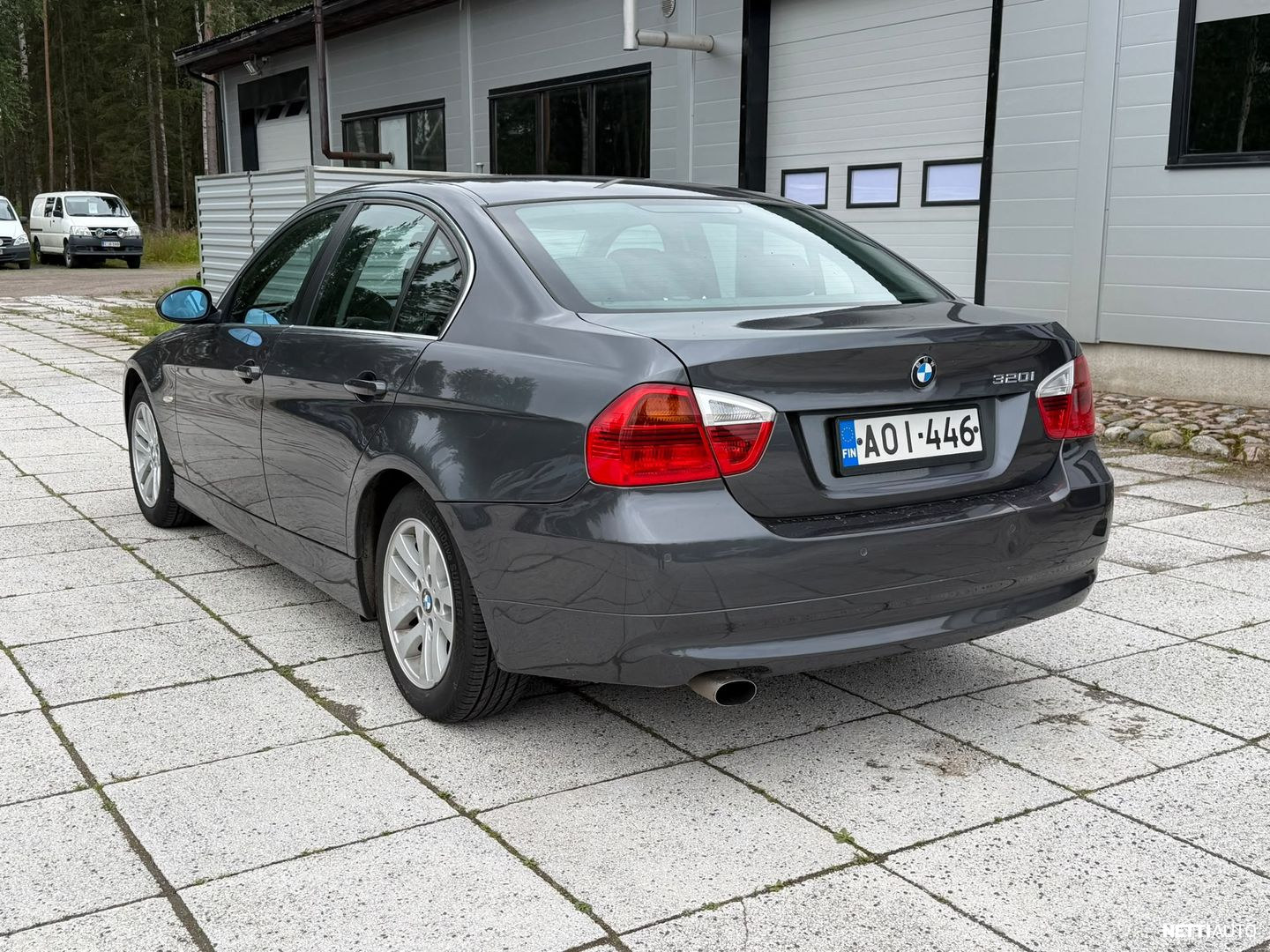 BMW 320 2008