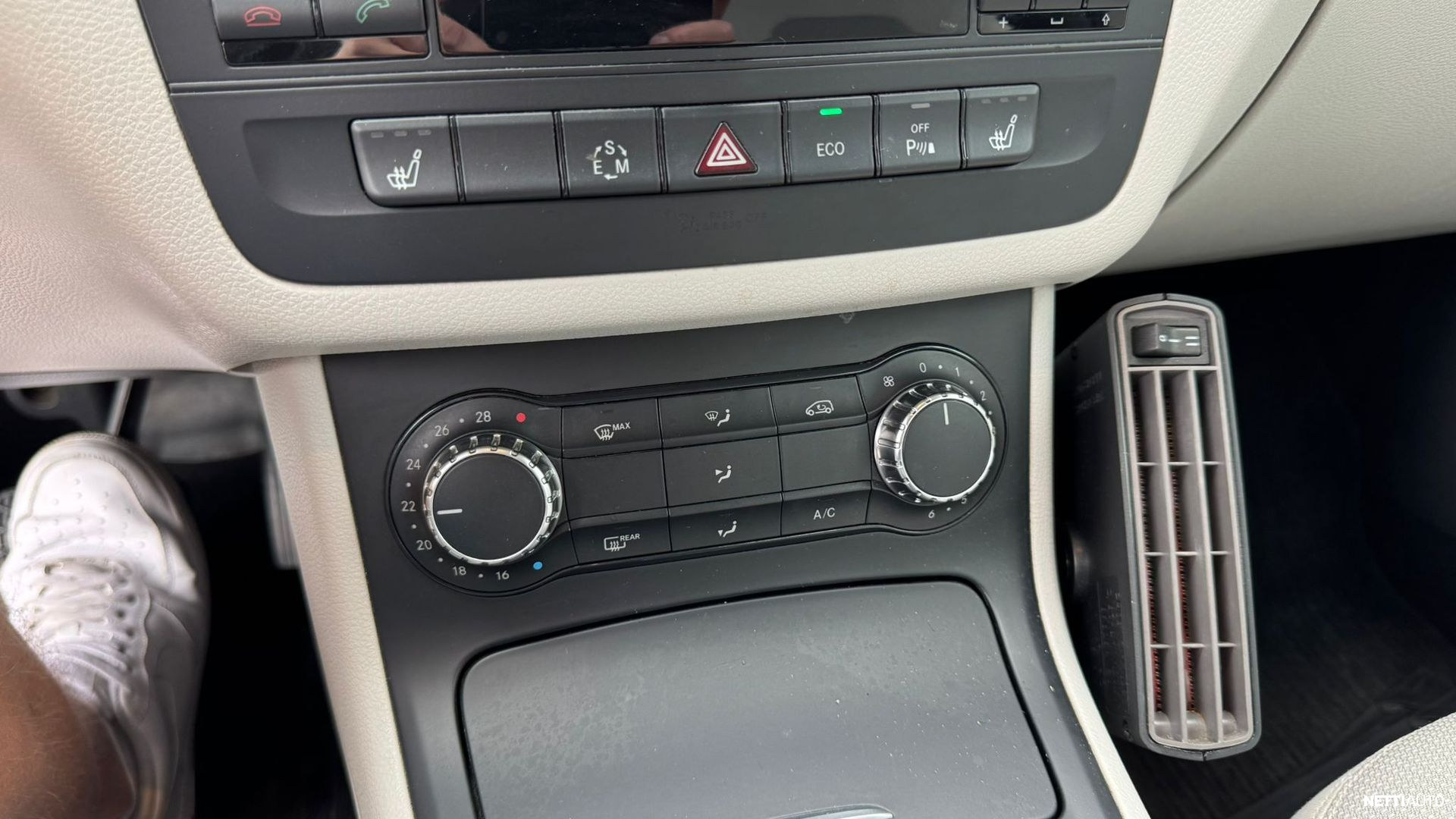 Mercedes-Benz B 2012