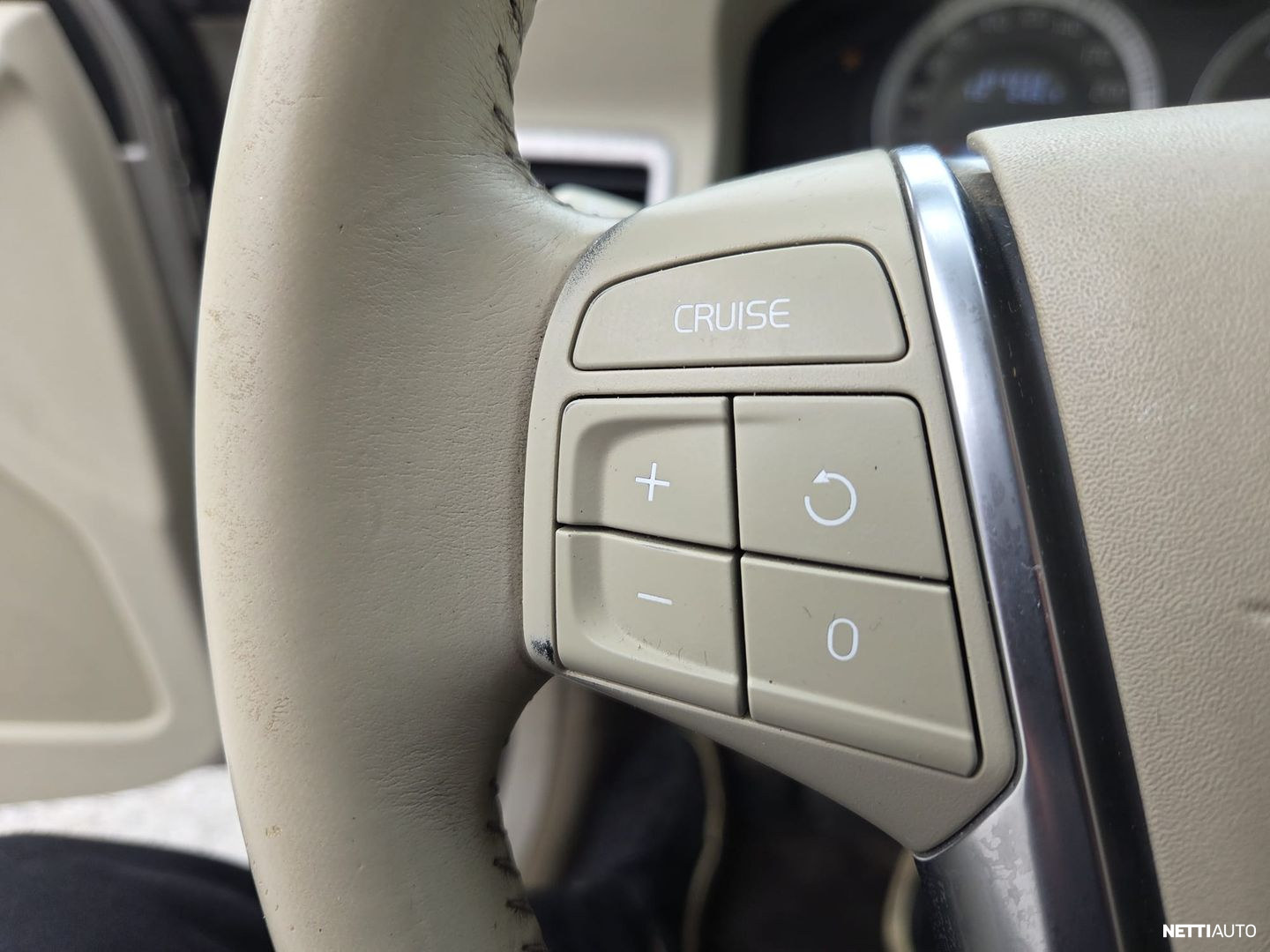 Volvo XC70 2010