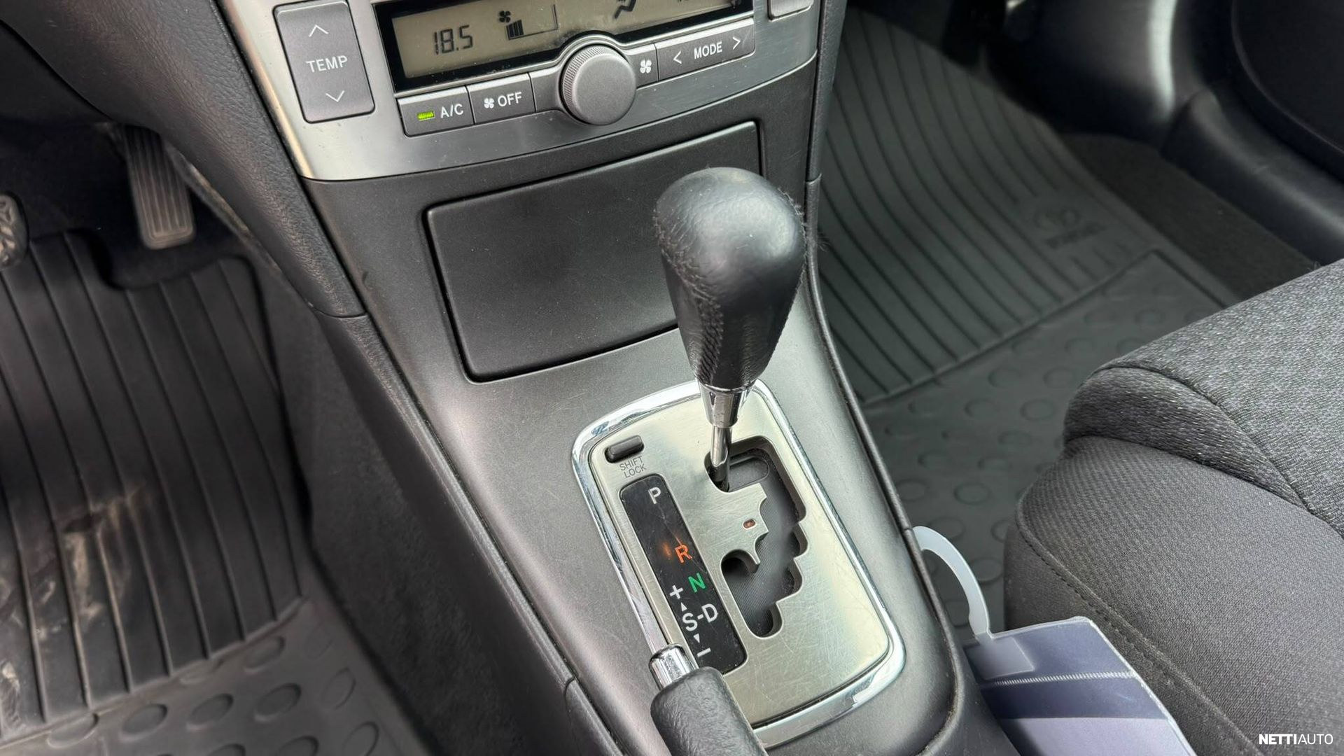 Toyota Avensis 2005