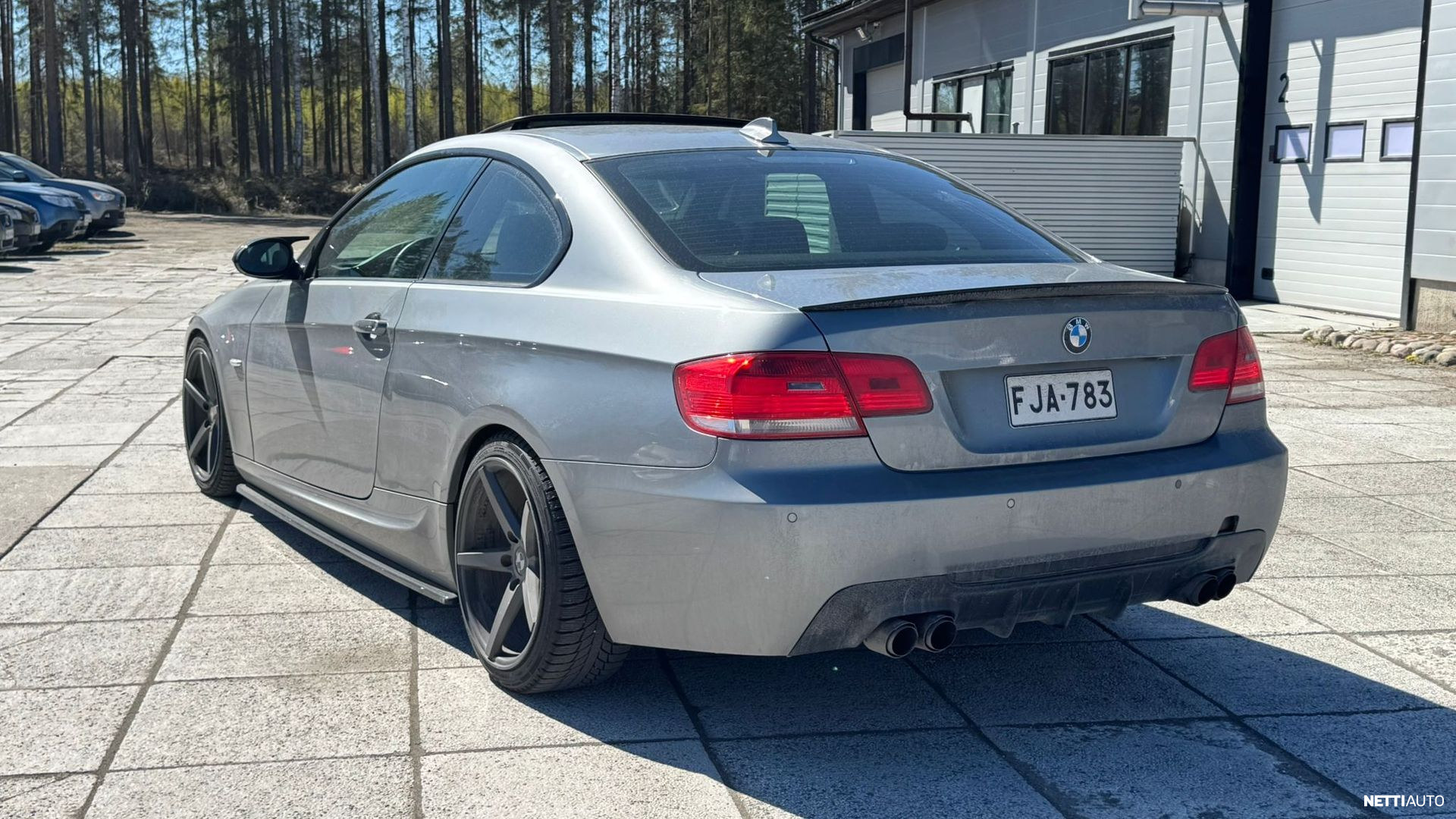 BMW 320 2009