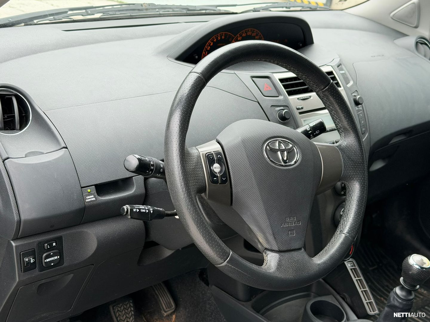 Toyota Yaris 2011