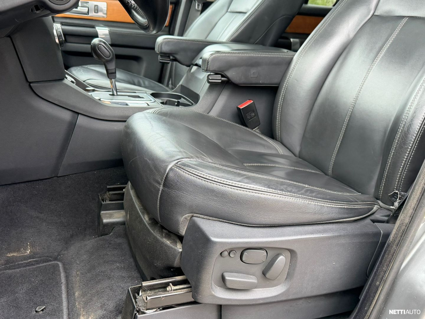 Land Rover Discovery 2010