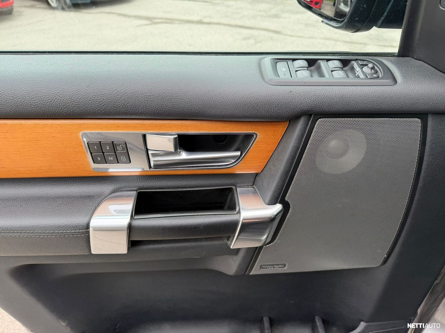 Land Rover Discovery 2010