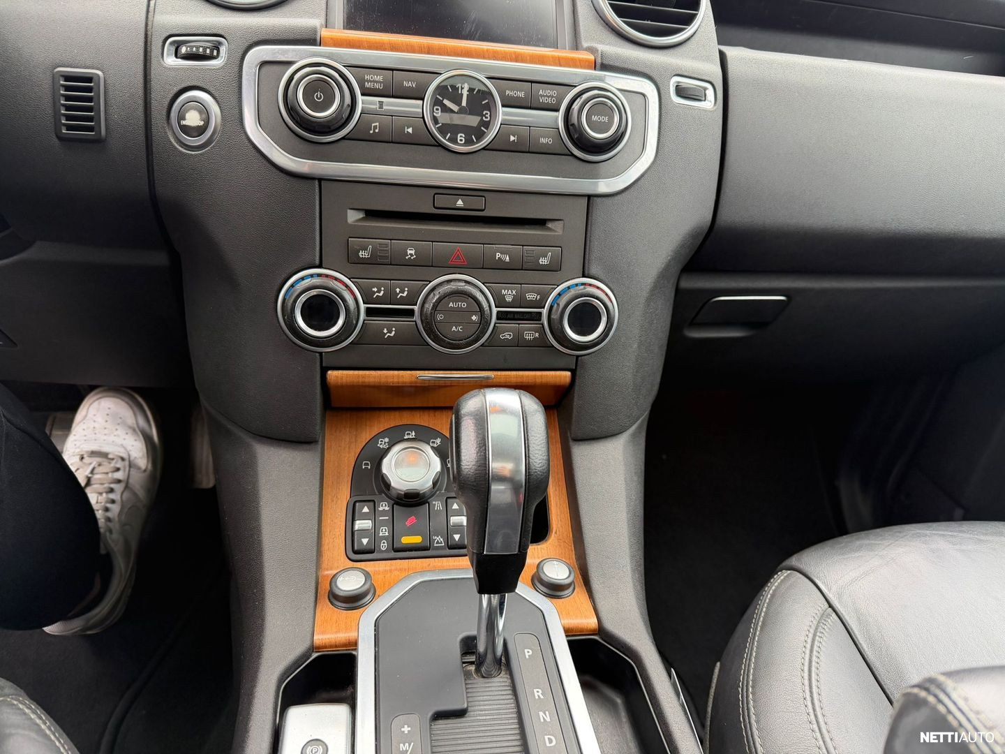 Land Rover Discovery 2010