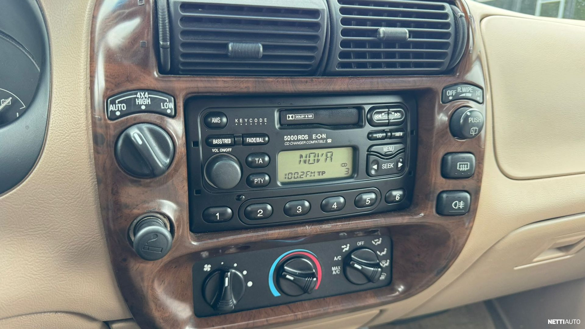 Ford Explorer 2000
