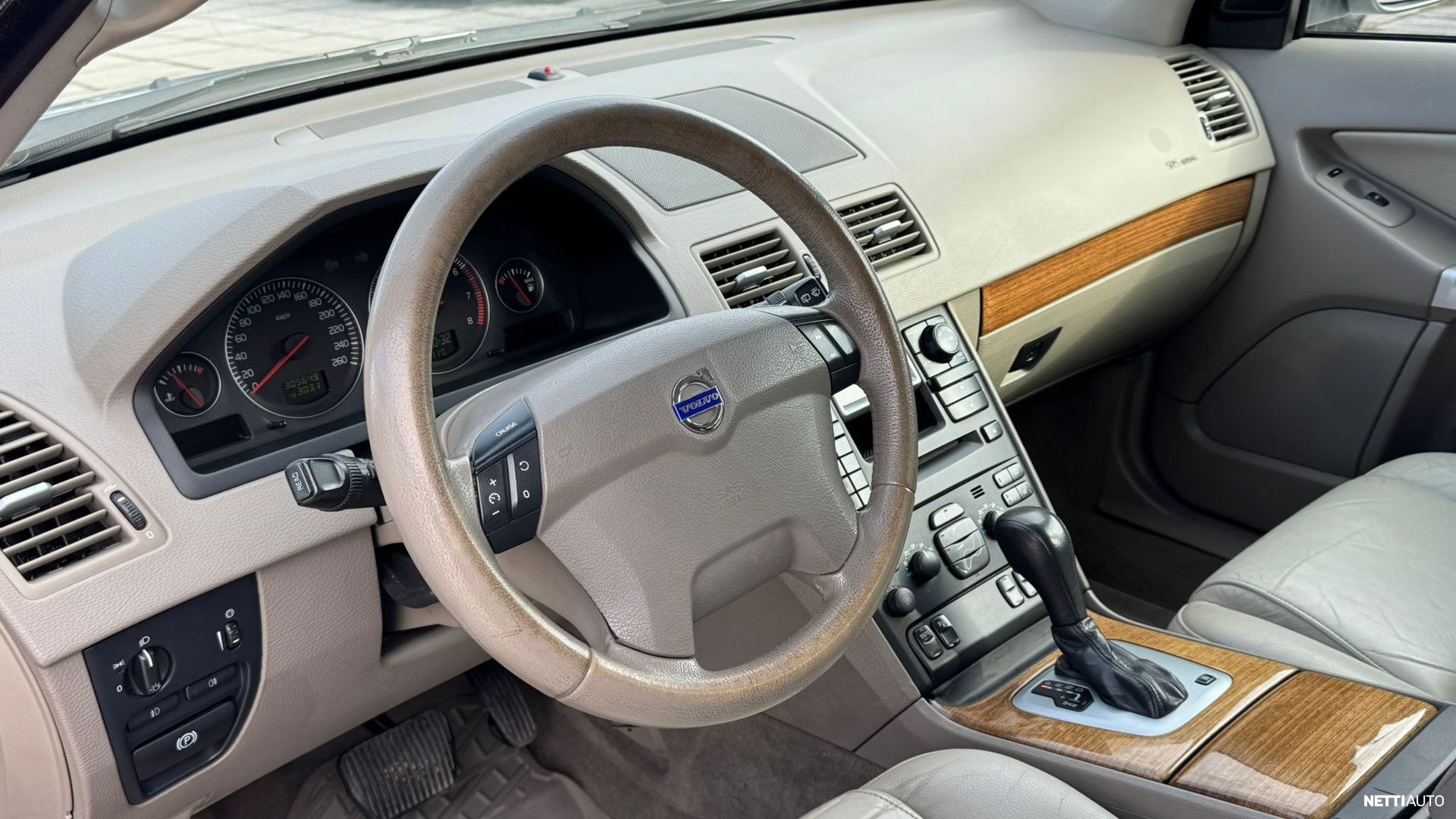 Volvo XC90 2006