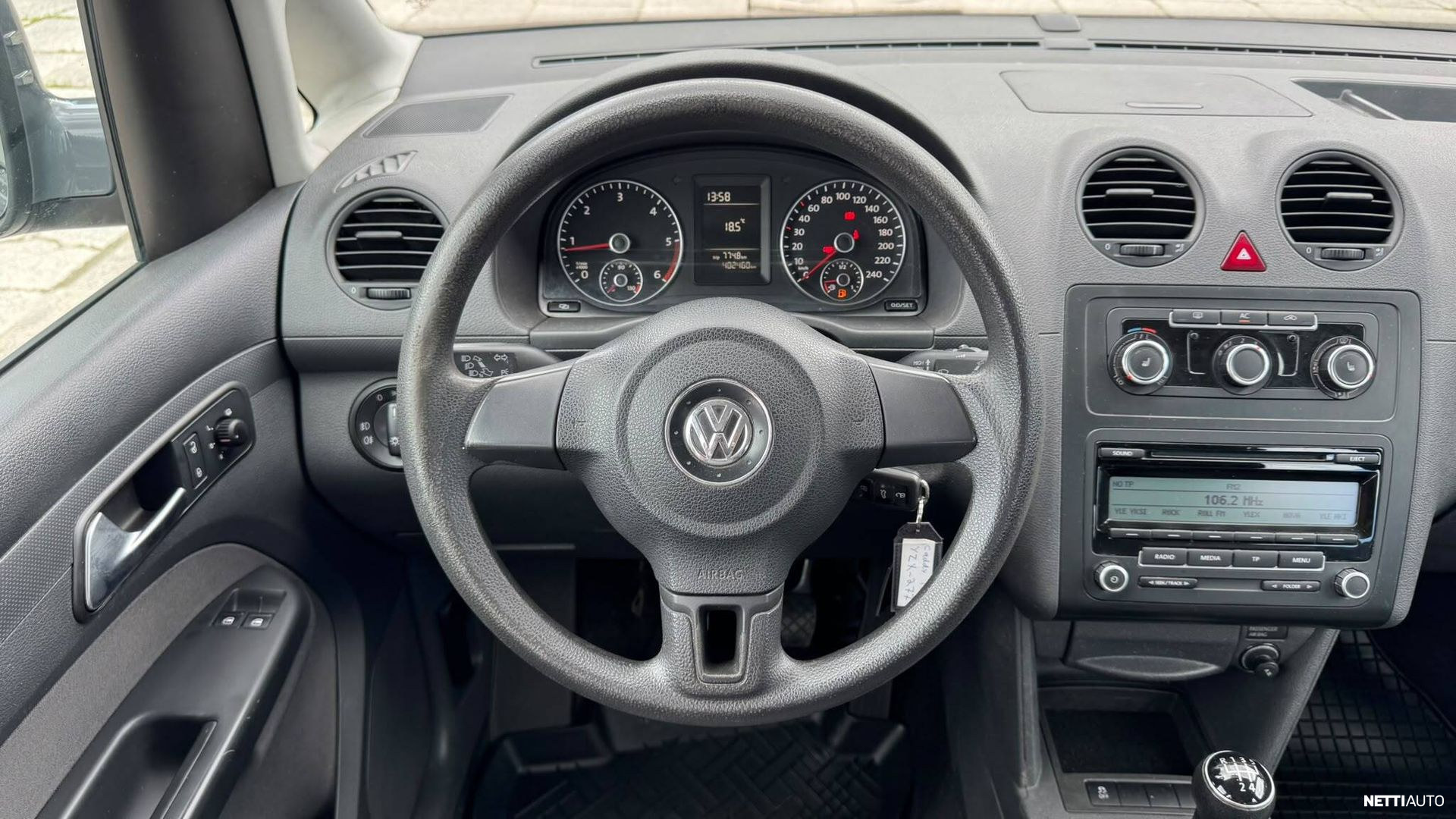 Volkswagen Caddy 2011
