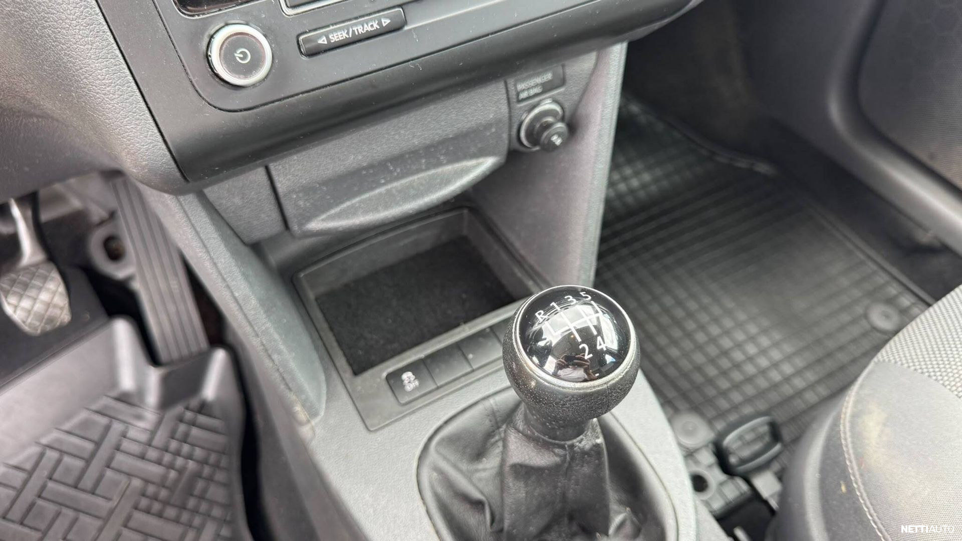 Volkswagen Caddy 2011