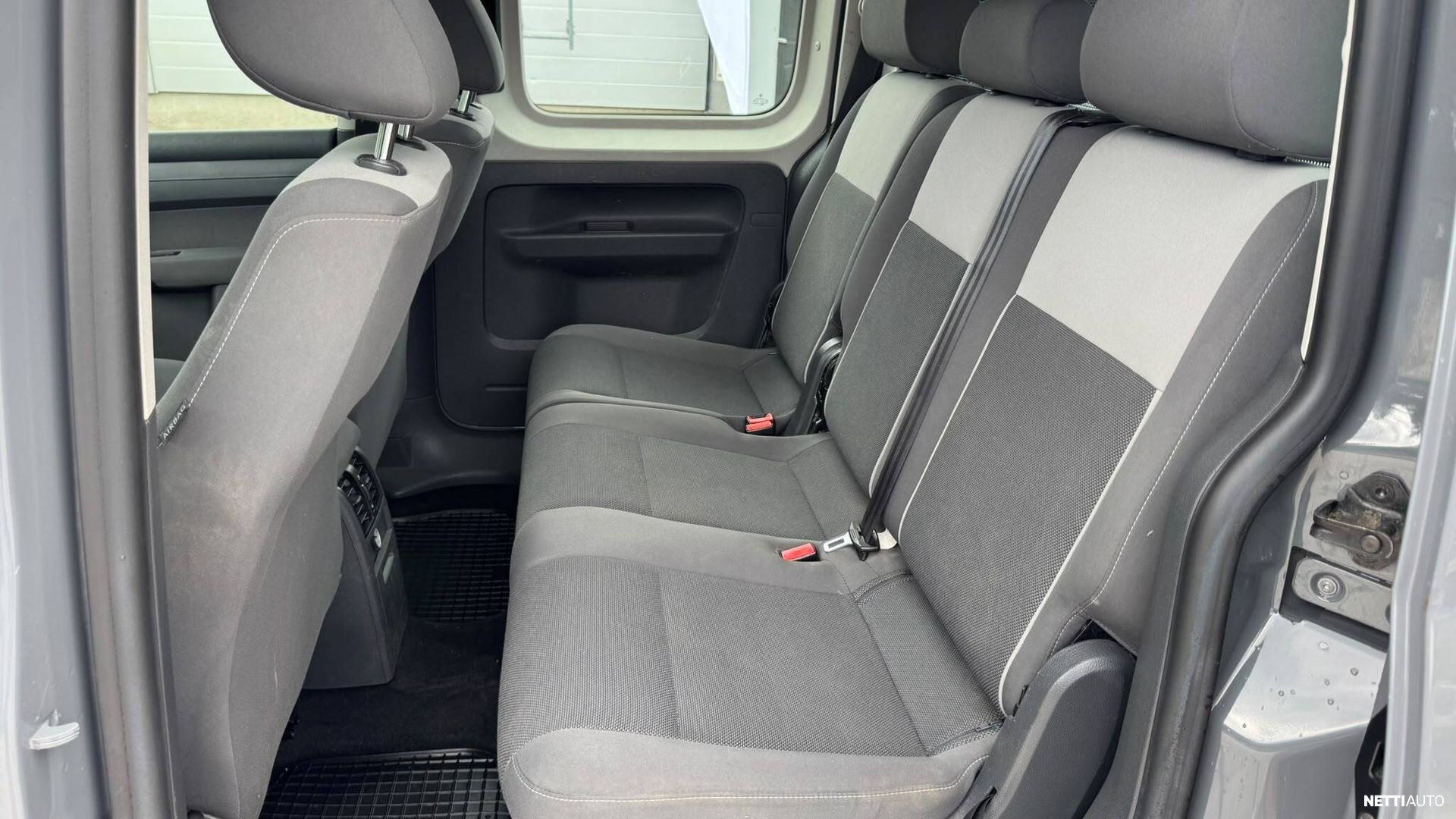 Volkswagen Caddy 2011