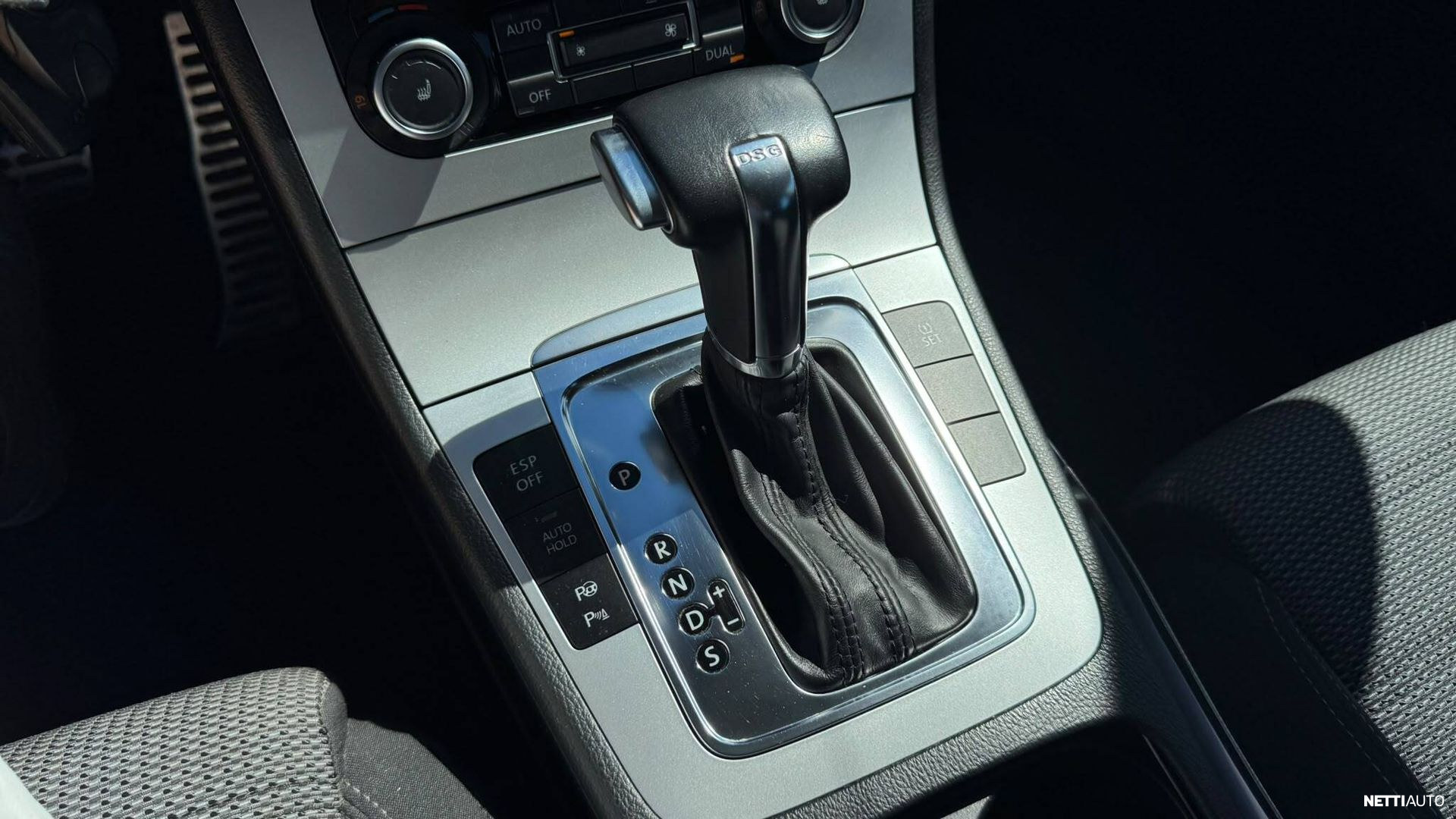 Volkswagen Passat CC 2011