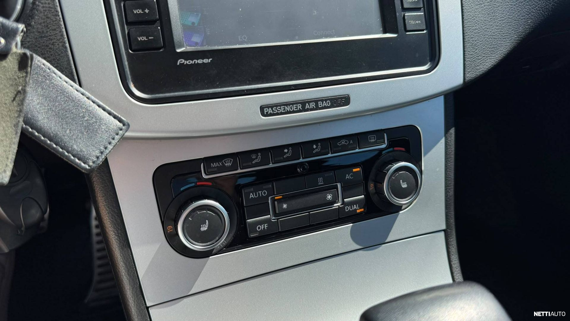 Volkswagen Passat CC 2011