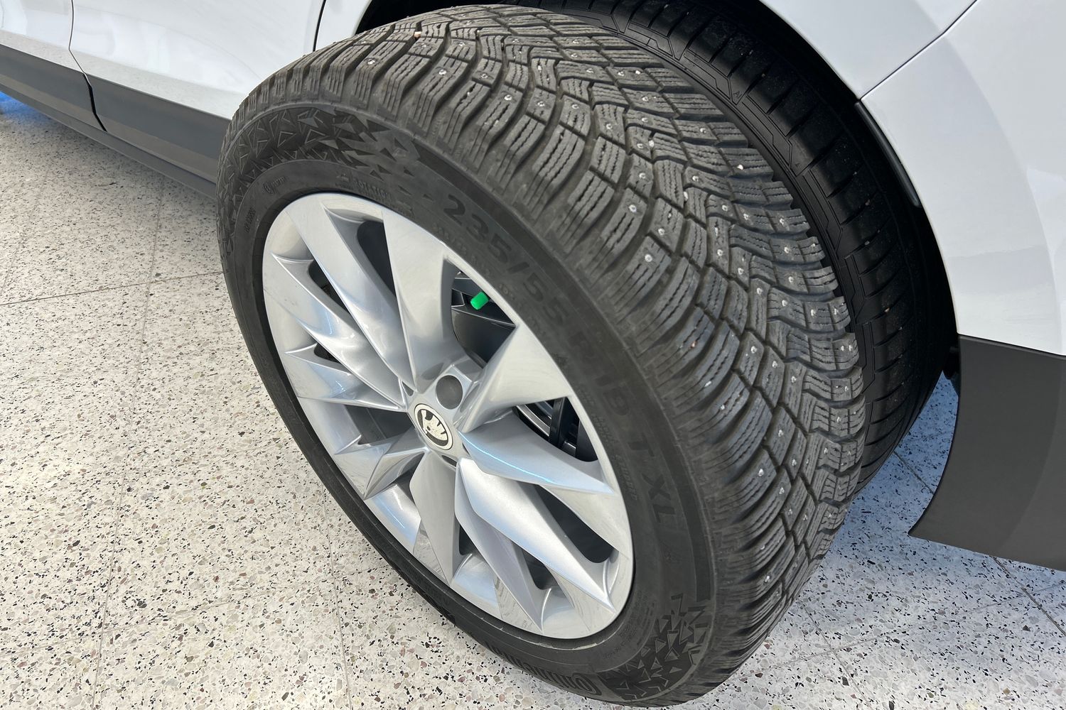 SKODA Enyaq 2023