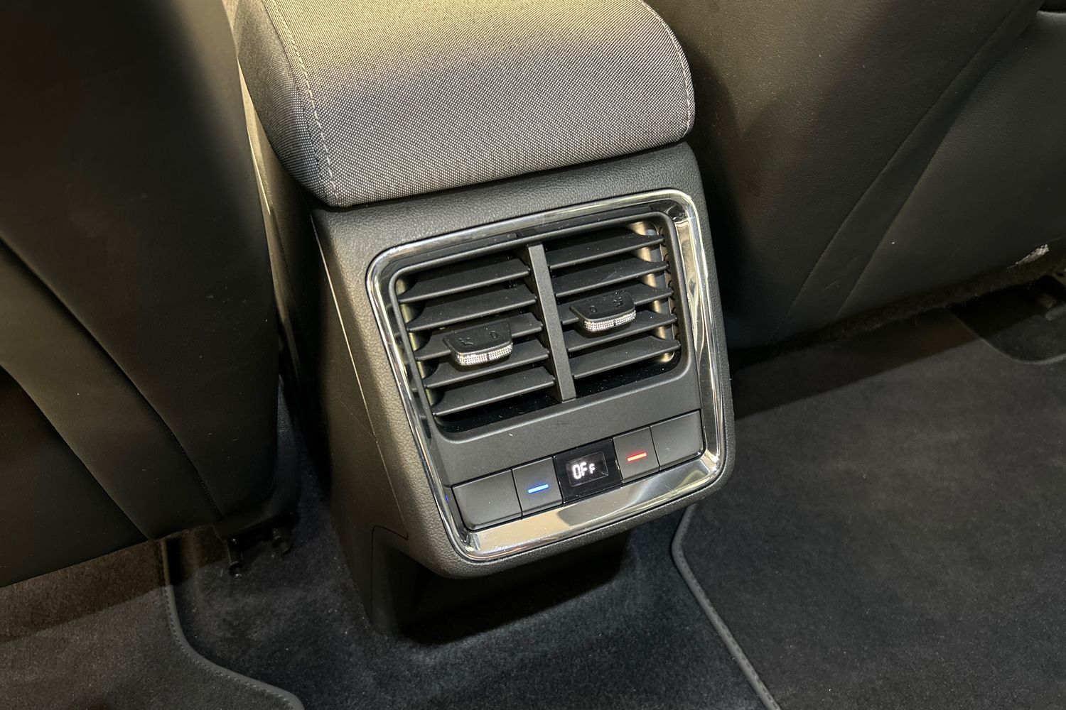 SKODA Enyaq 2023