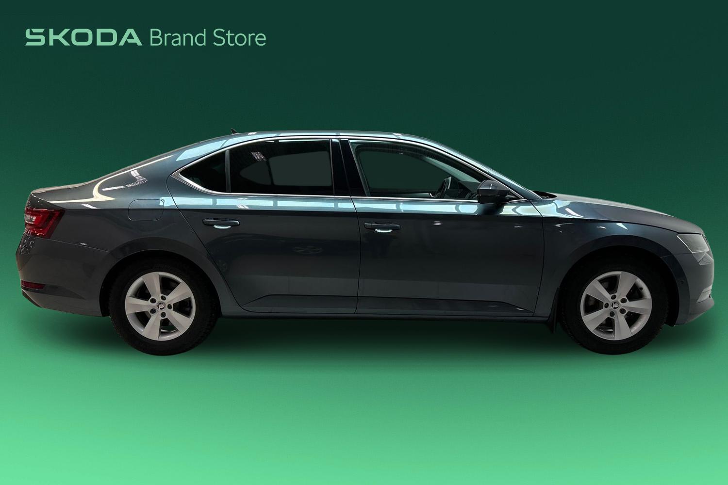 SKODA SUPERB 2016