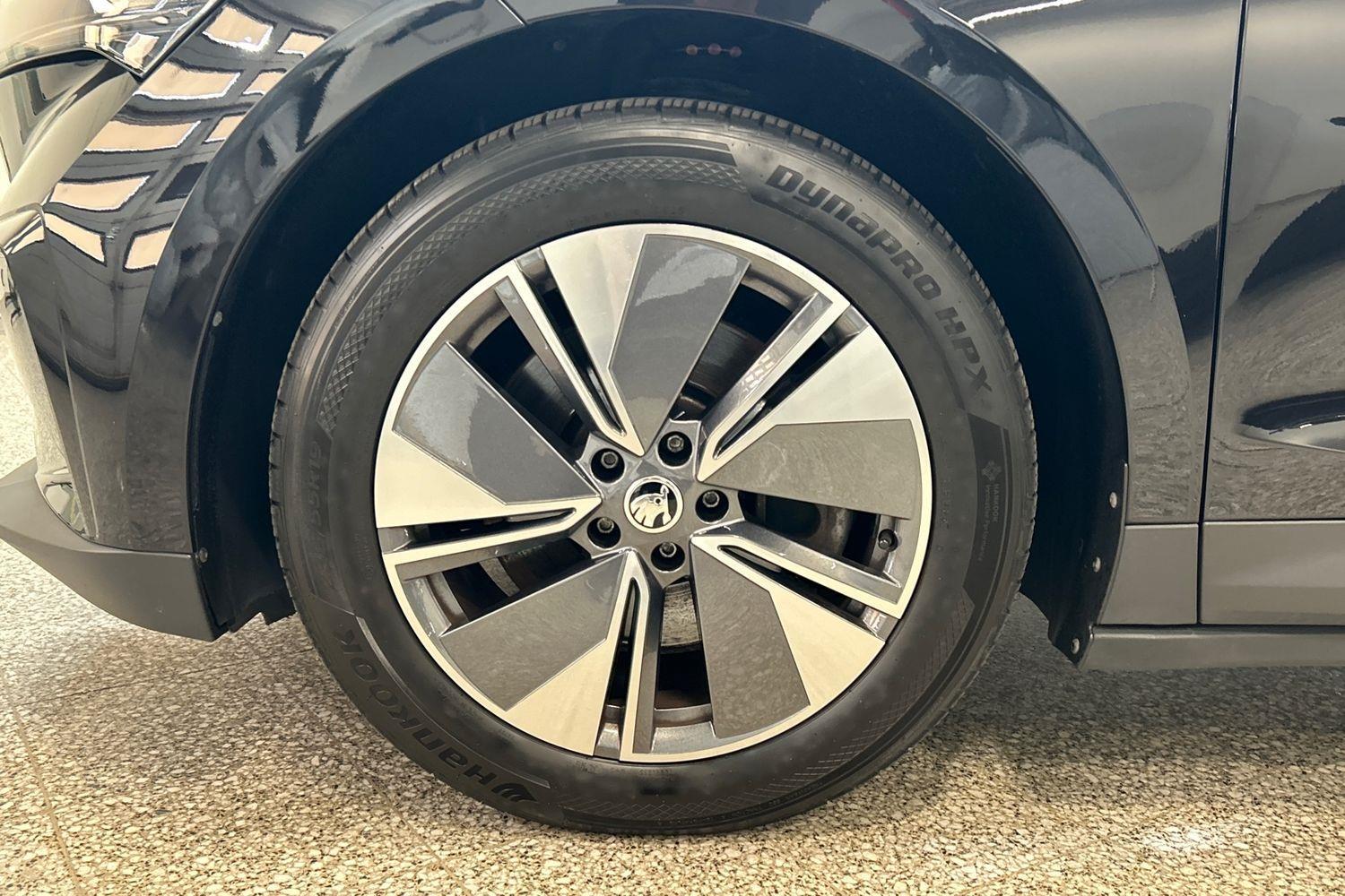 SKODA Enyaq 2023