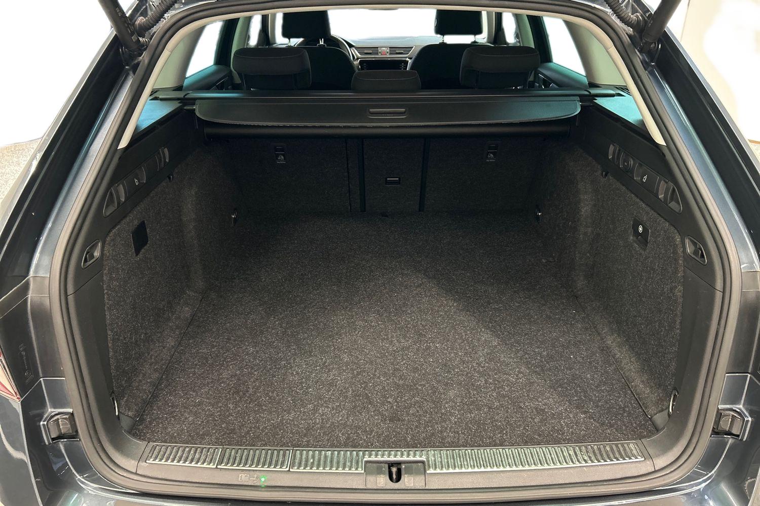 SKODA Superb 11