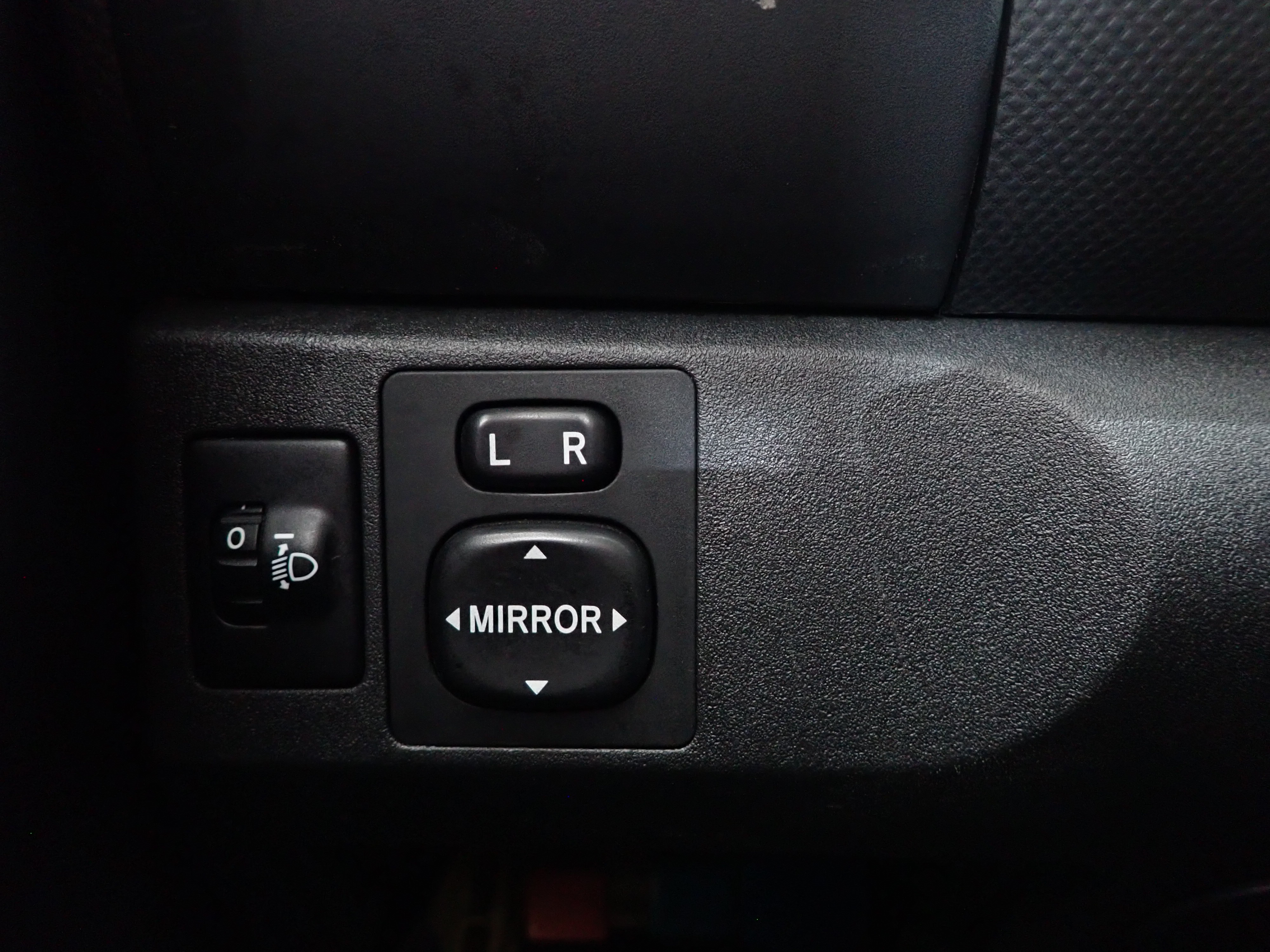 TOYOTA YARIS 2011