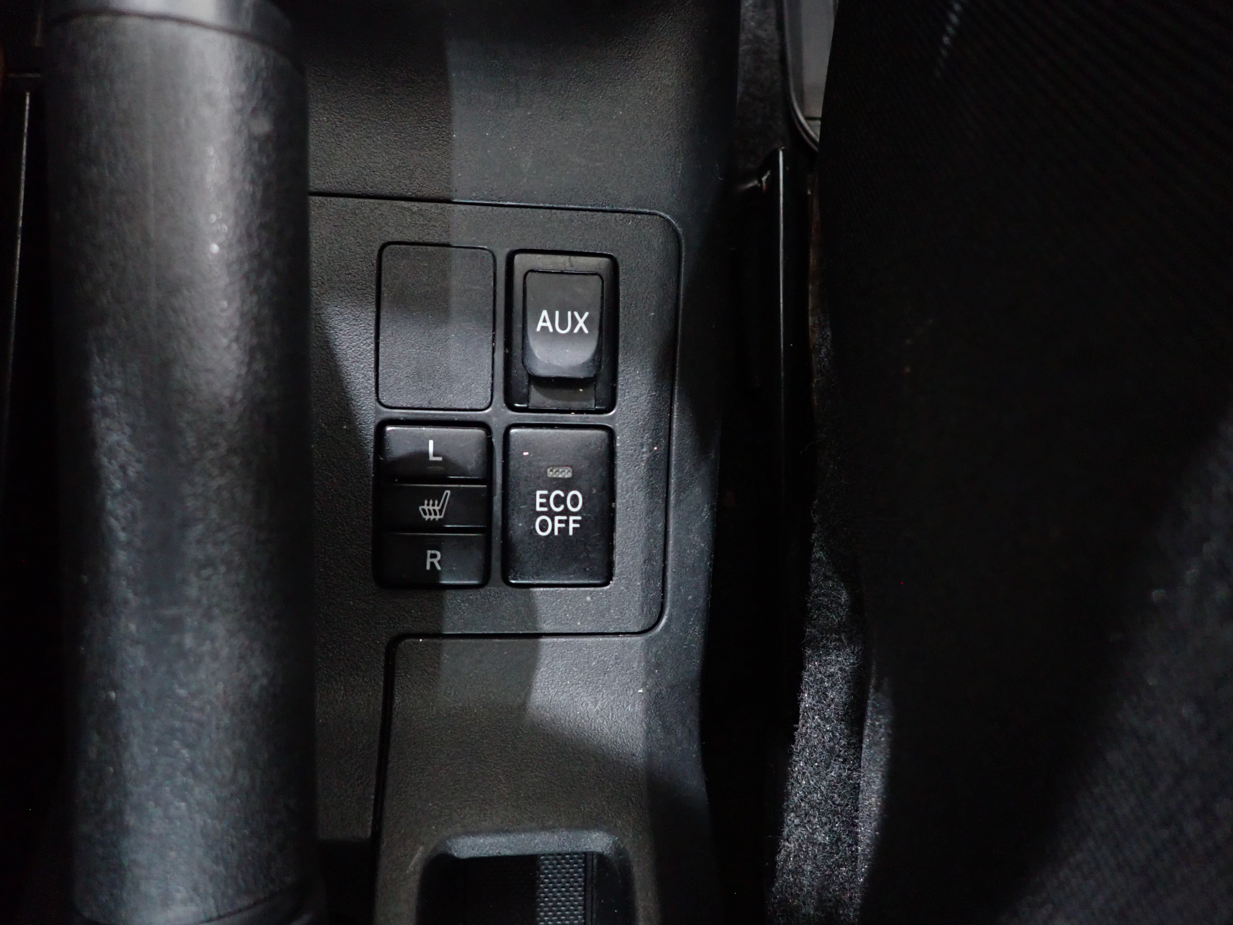 TOYOTA YARIS 2011