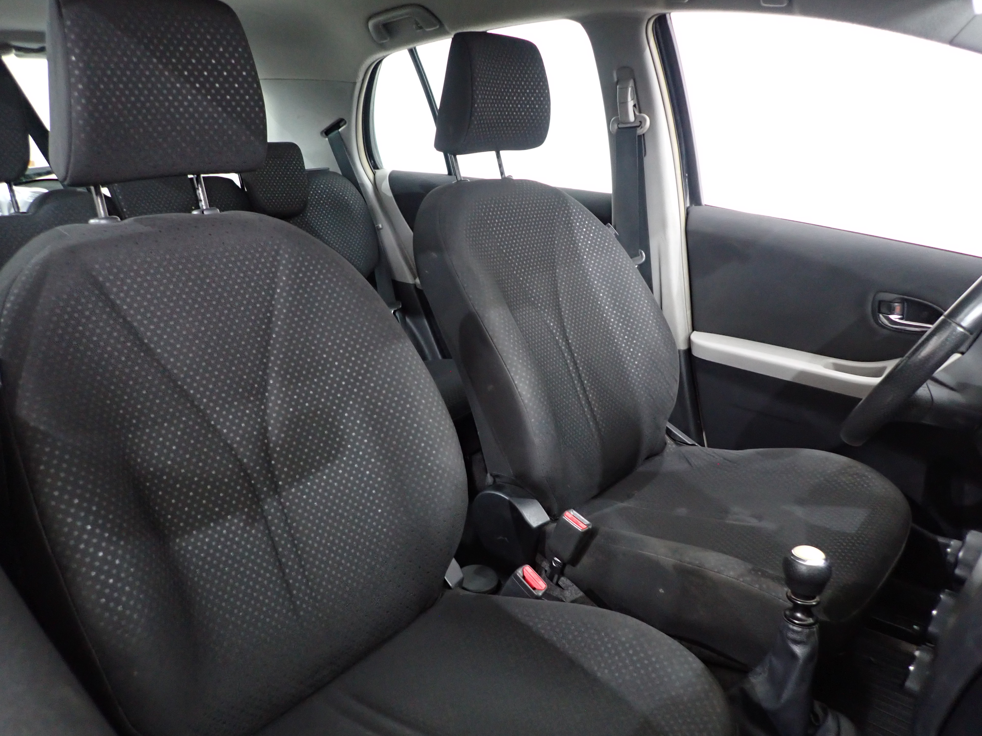 TOYOTA YARIS 2011