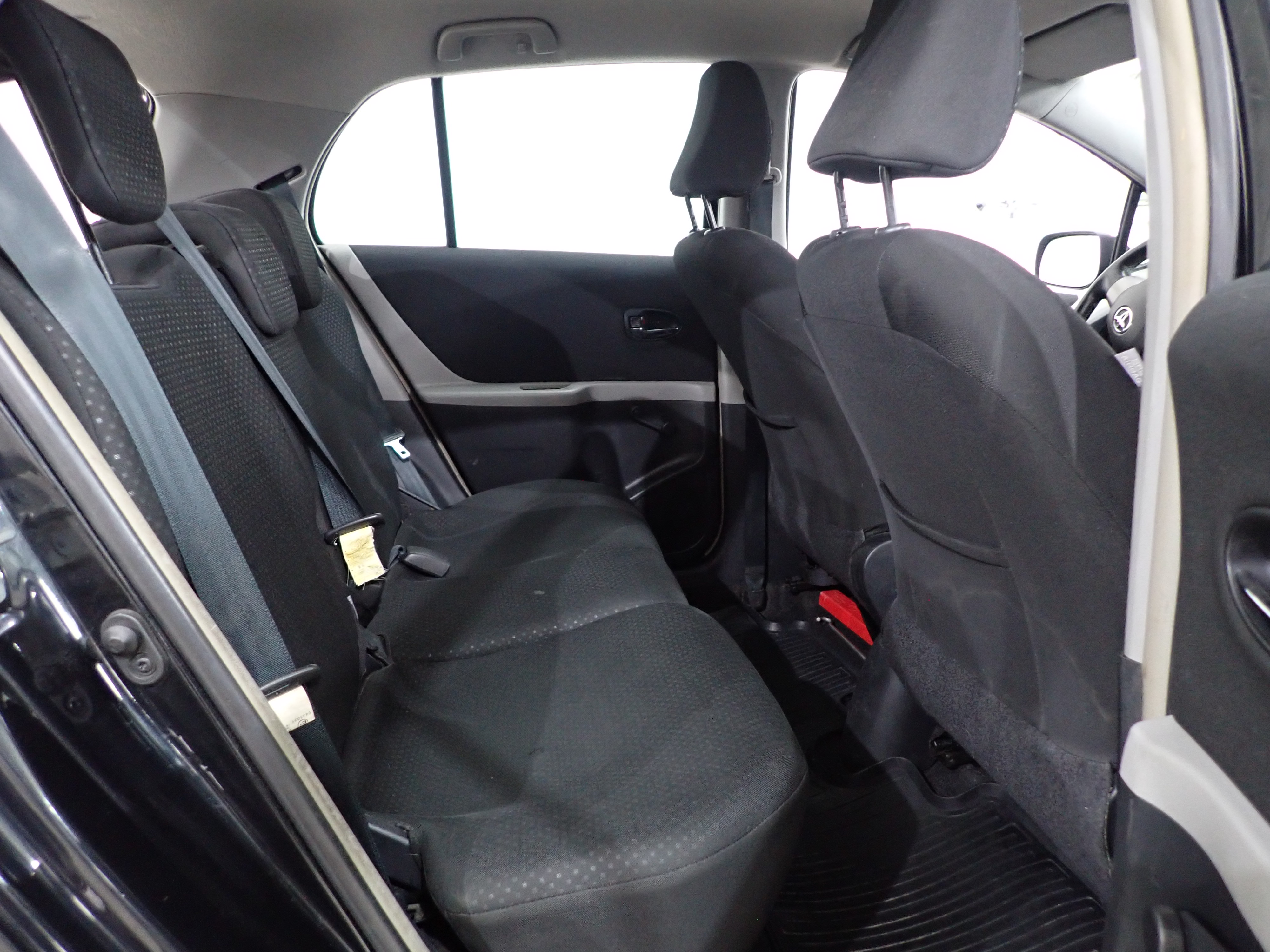 TOYOTA YARIS 2011