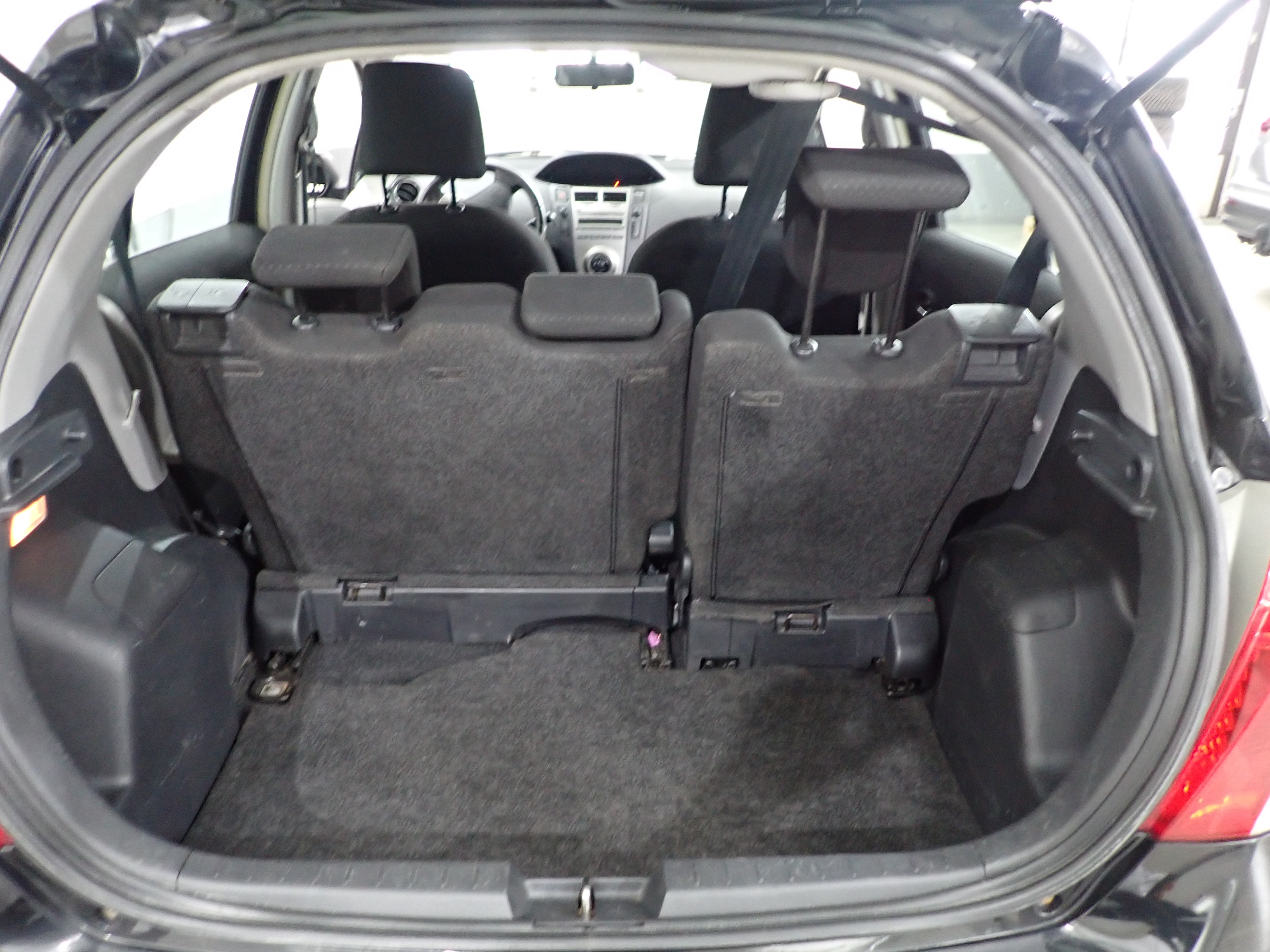 TOYOTA YARIS 2011
