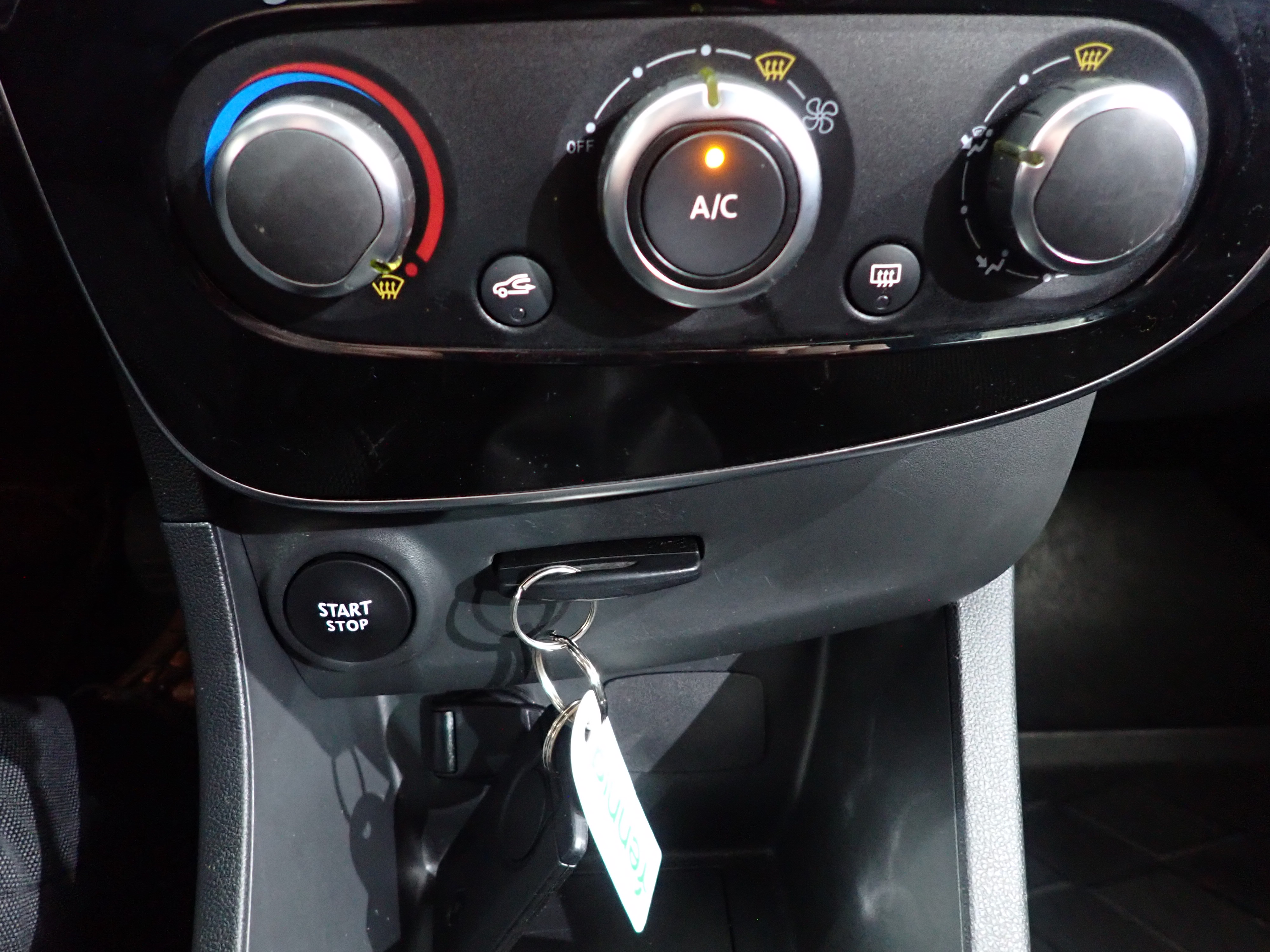 RENAULT CLIO 2019