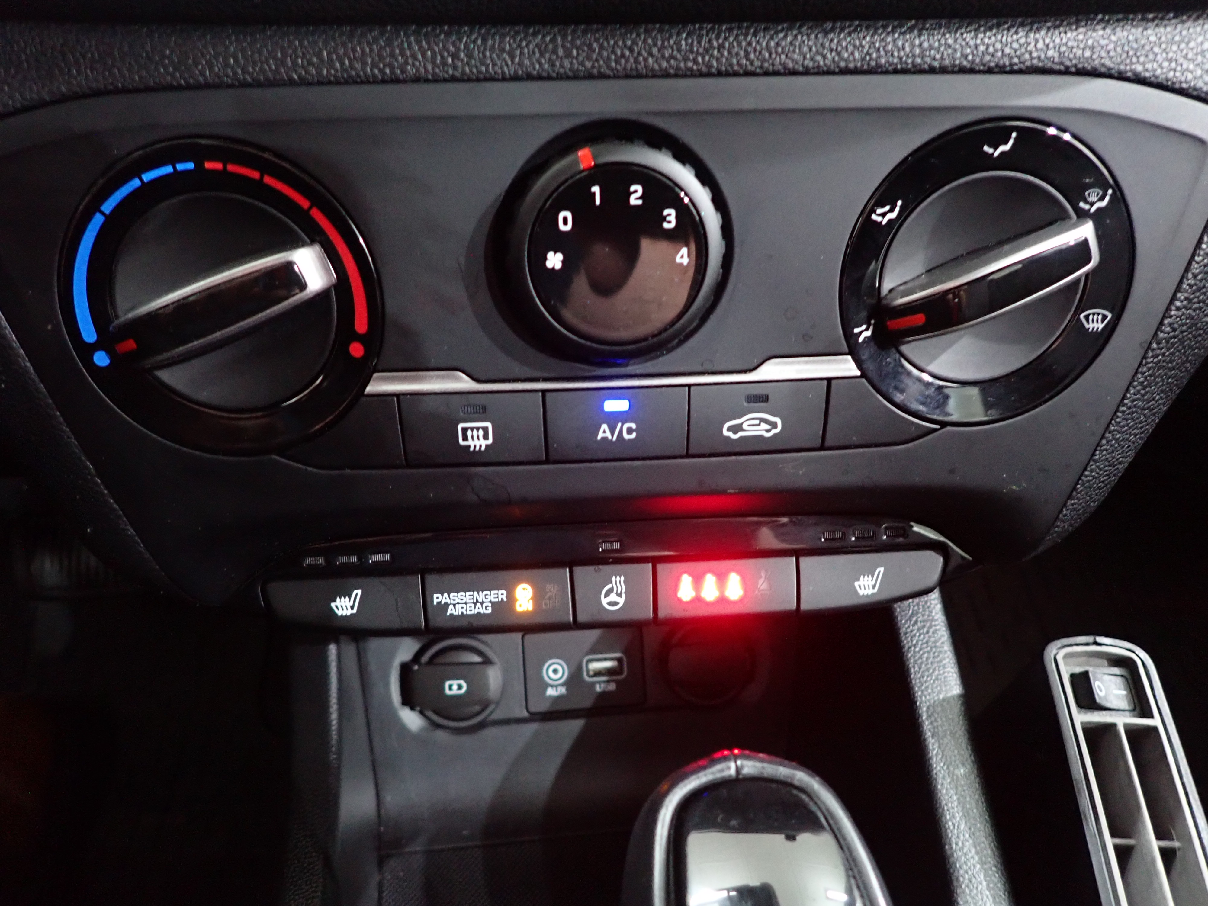 HYUNDAI i20 Hatchback 2019