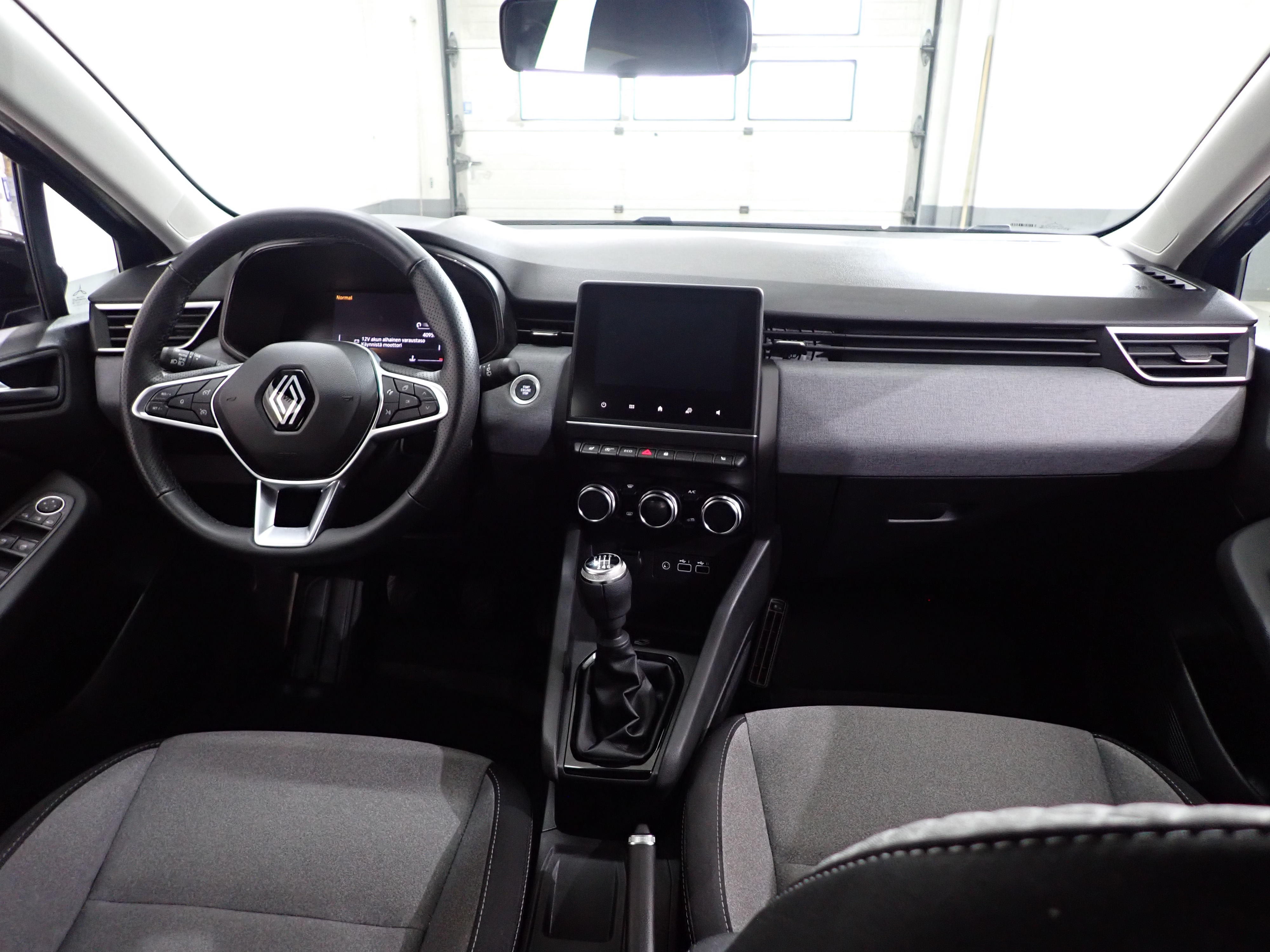 RENAULT CLIO 2024