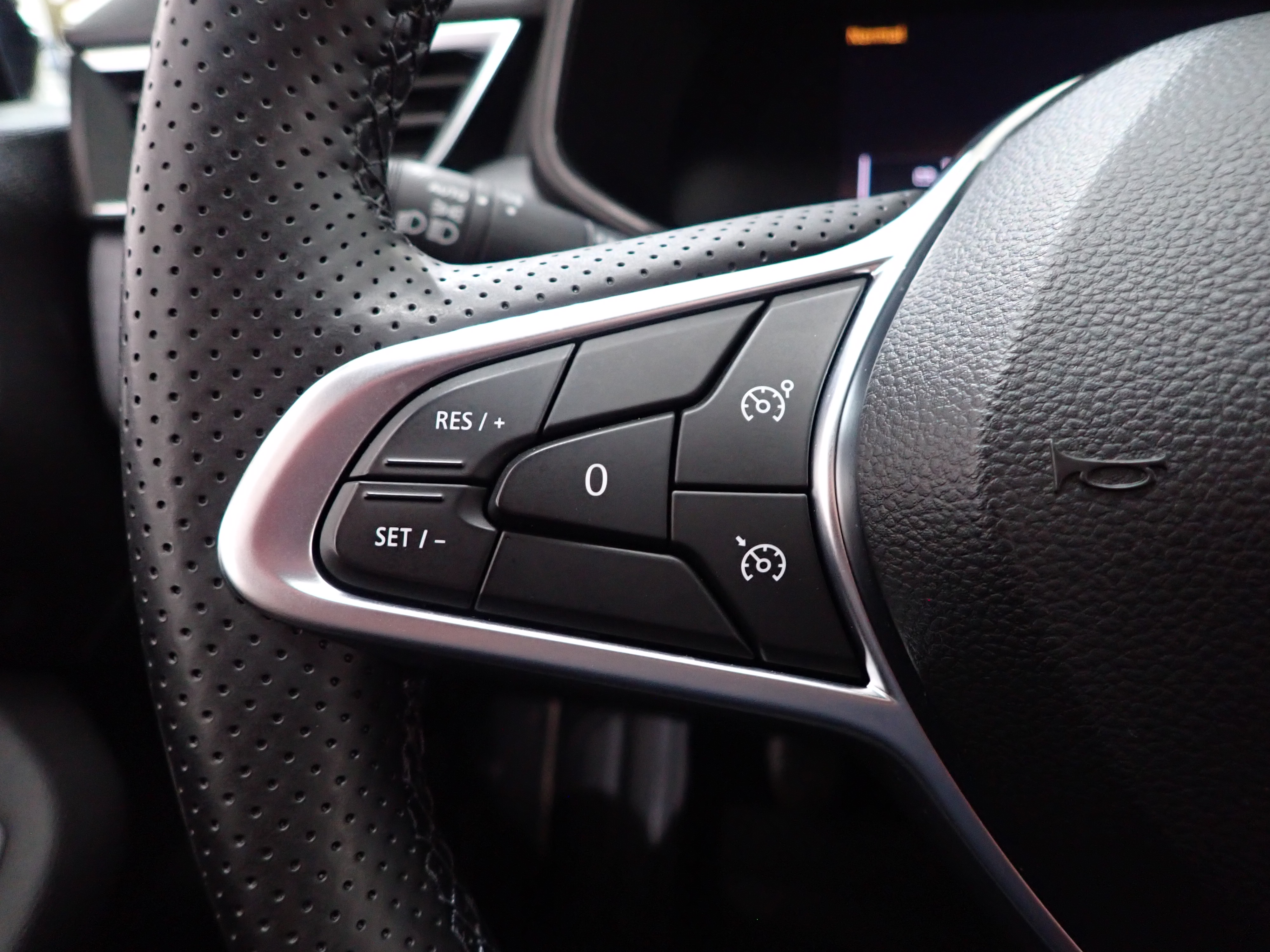 RENAULT CLIO 2024