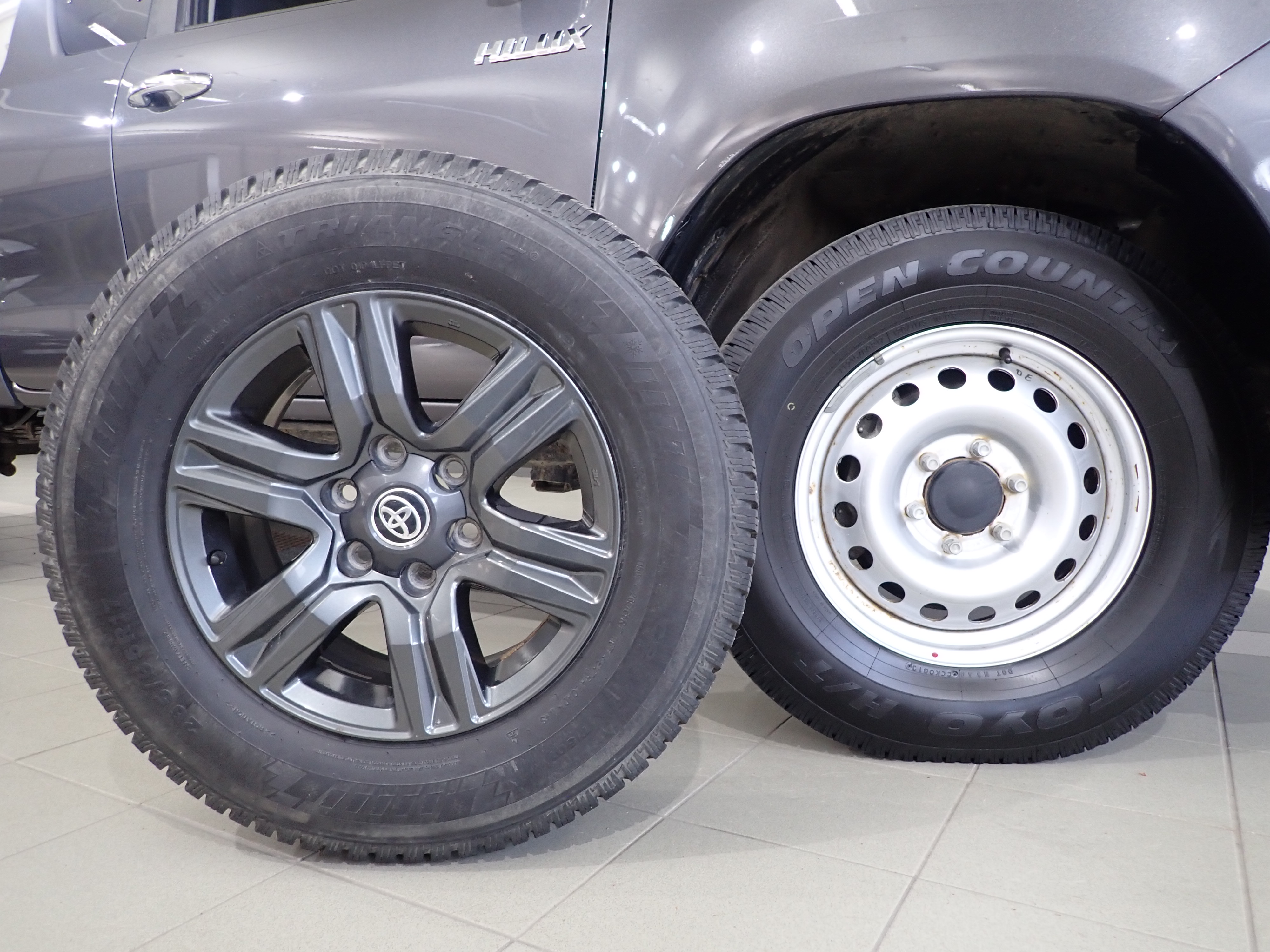 TOYOTA HILUX 2022